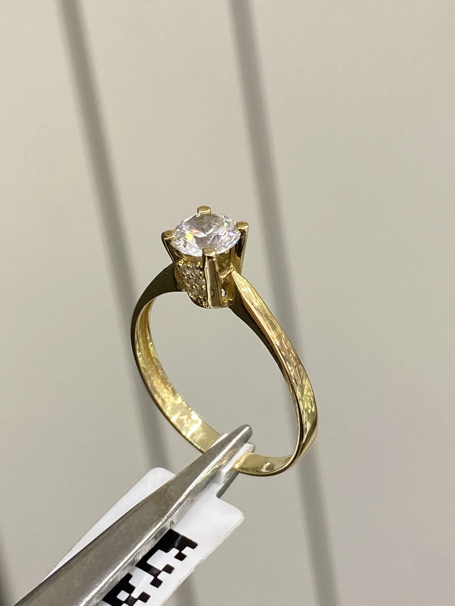 Favori Marka Tek Taş Model Yüzük