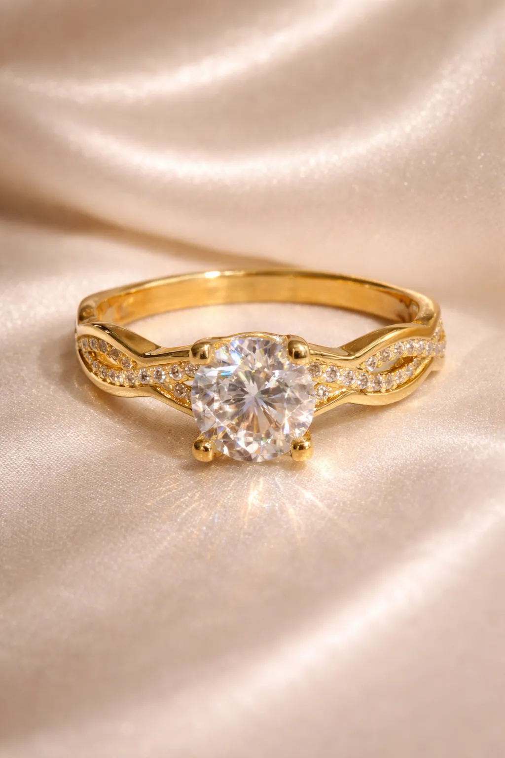 Favori Marka Tek Taş Model Yüzük