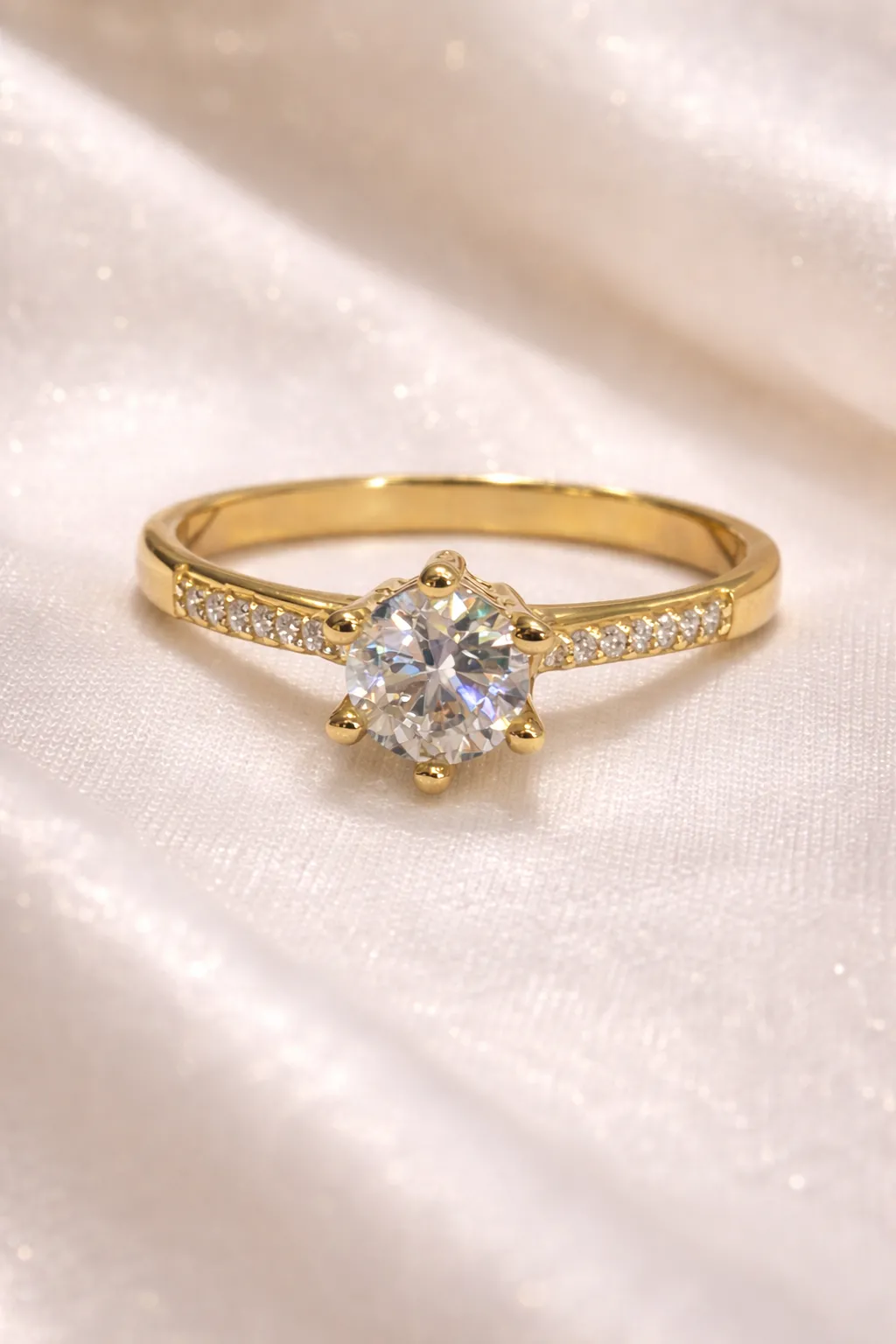 Favori Marka Tek Taş Model Yüzük