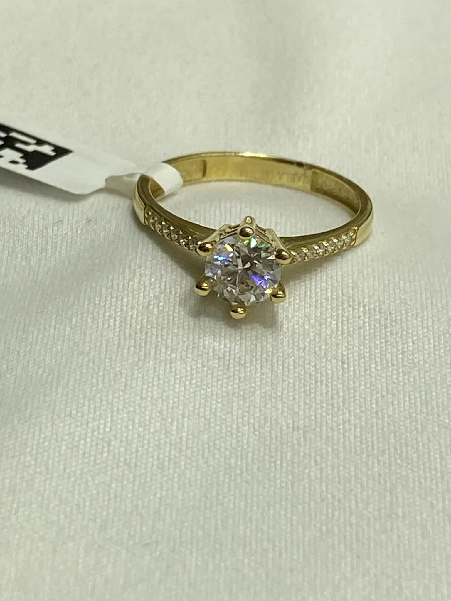 Favori Marka Tek Taş Model Yüzük