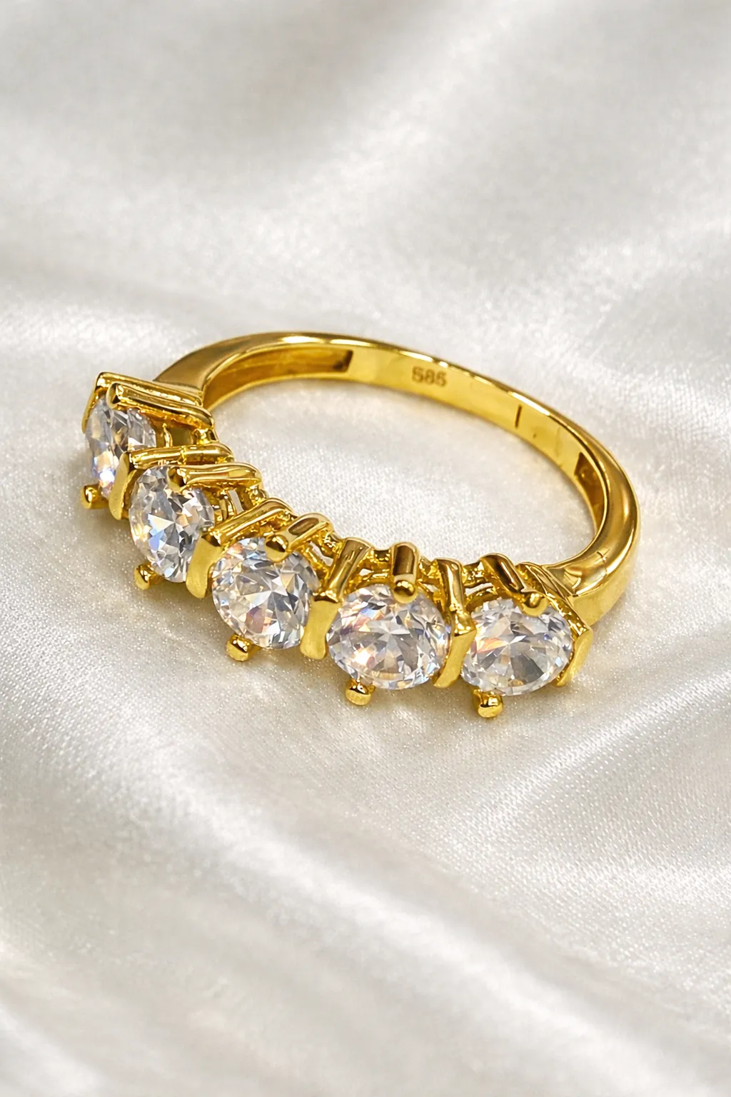 Favori Marka Beş Taş Model Yüzük