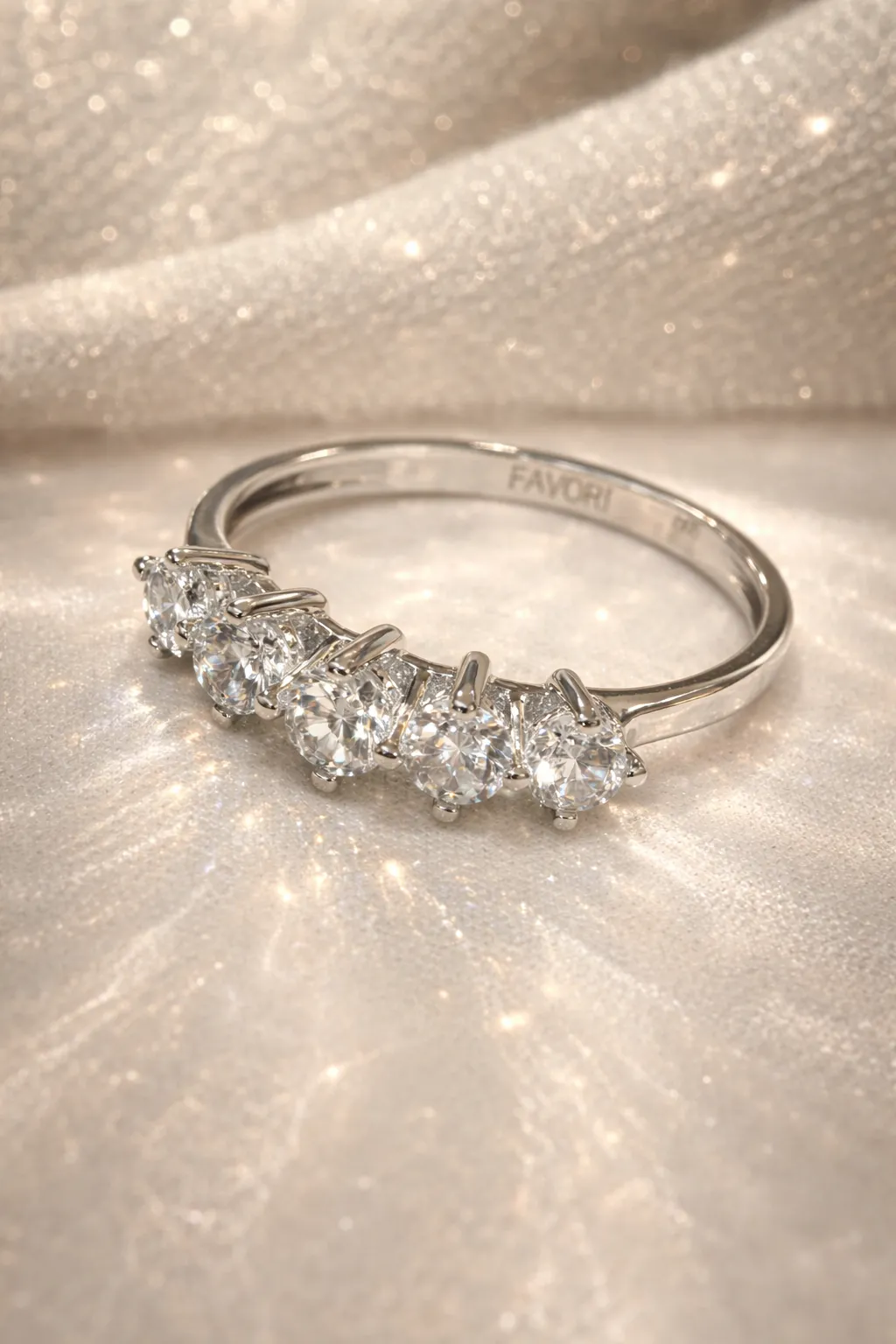 Favori Marka Beş Taş Yüzük