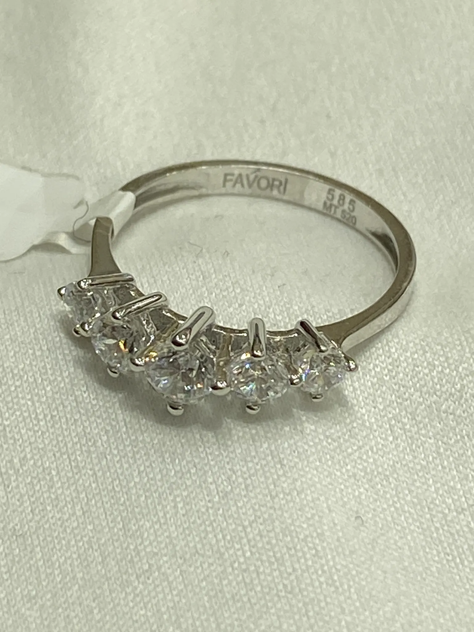 Favori Marka Beş Taş Yüzük