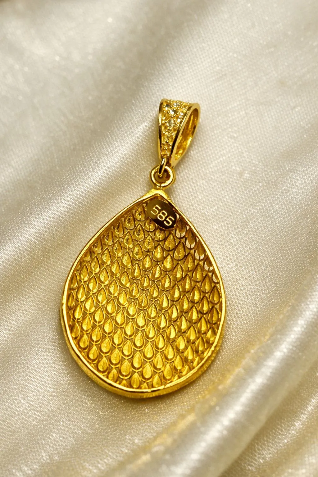 Favori Marka Pullu Model Uç