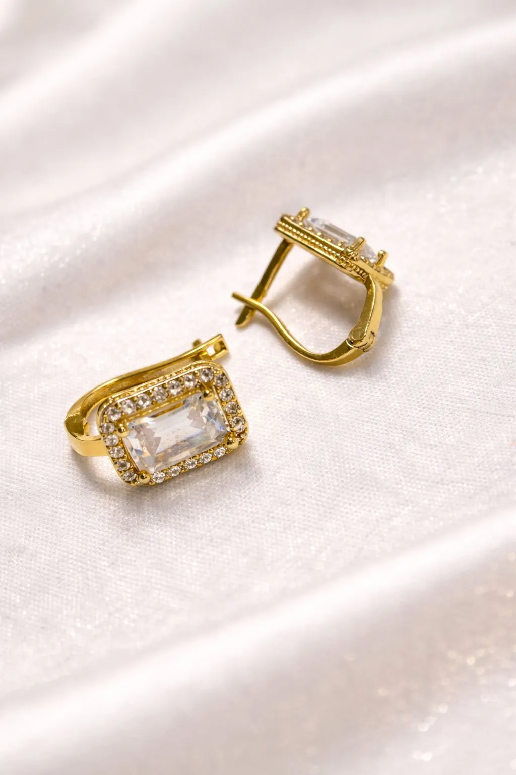 Favori Marka Baget Model Küpe