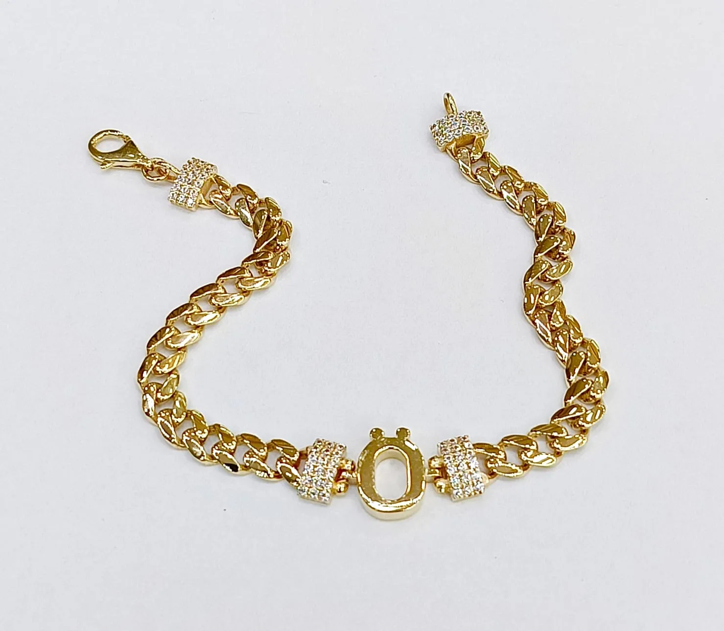 Favori Marka Ö Harfi Bileklik 