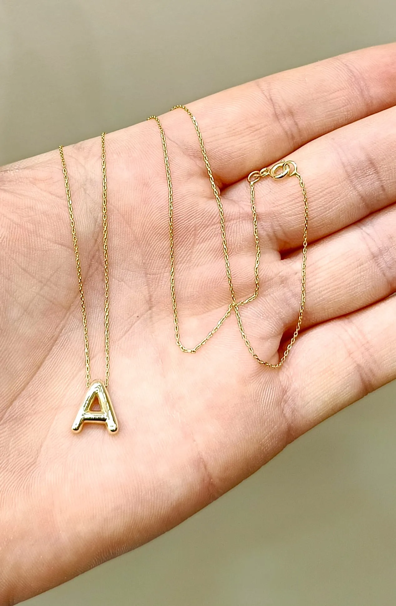 Favori Marka A Harfi Kolye