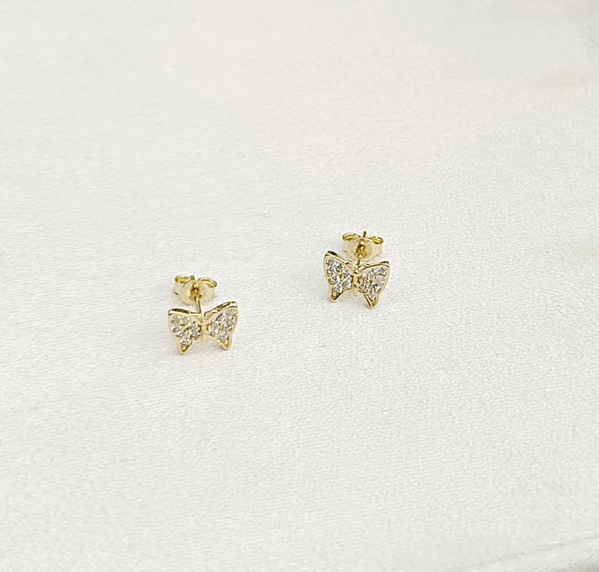 Favori Marka Kelebek Model Küpe