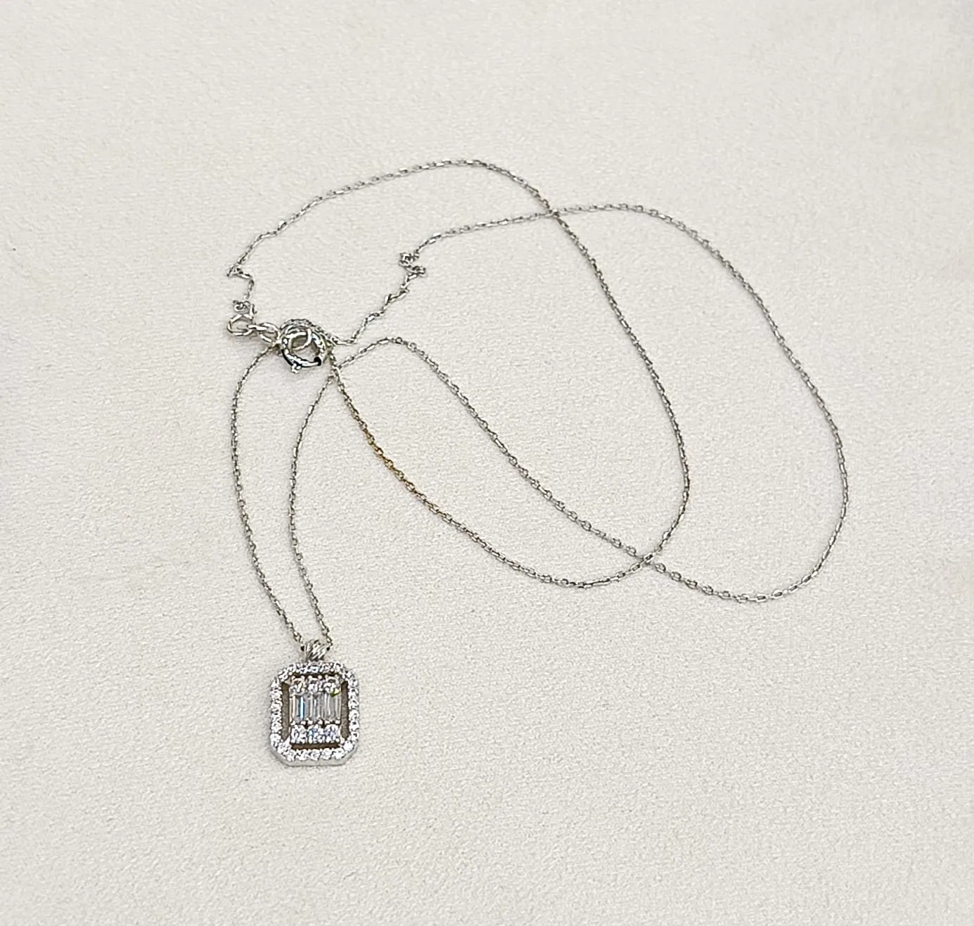 Favori Marka Baget Model Kolye