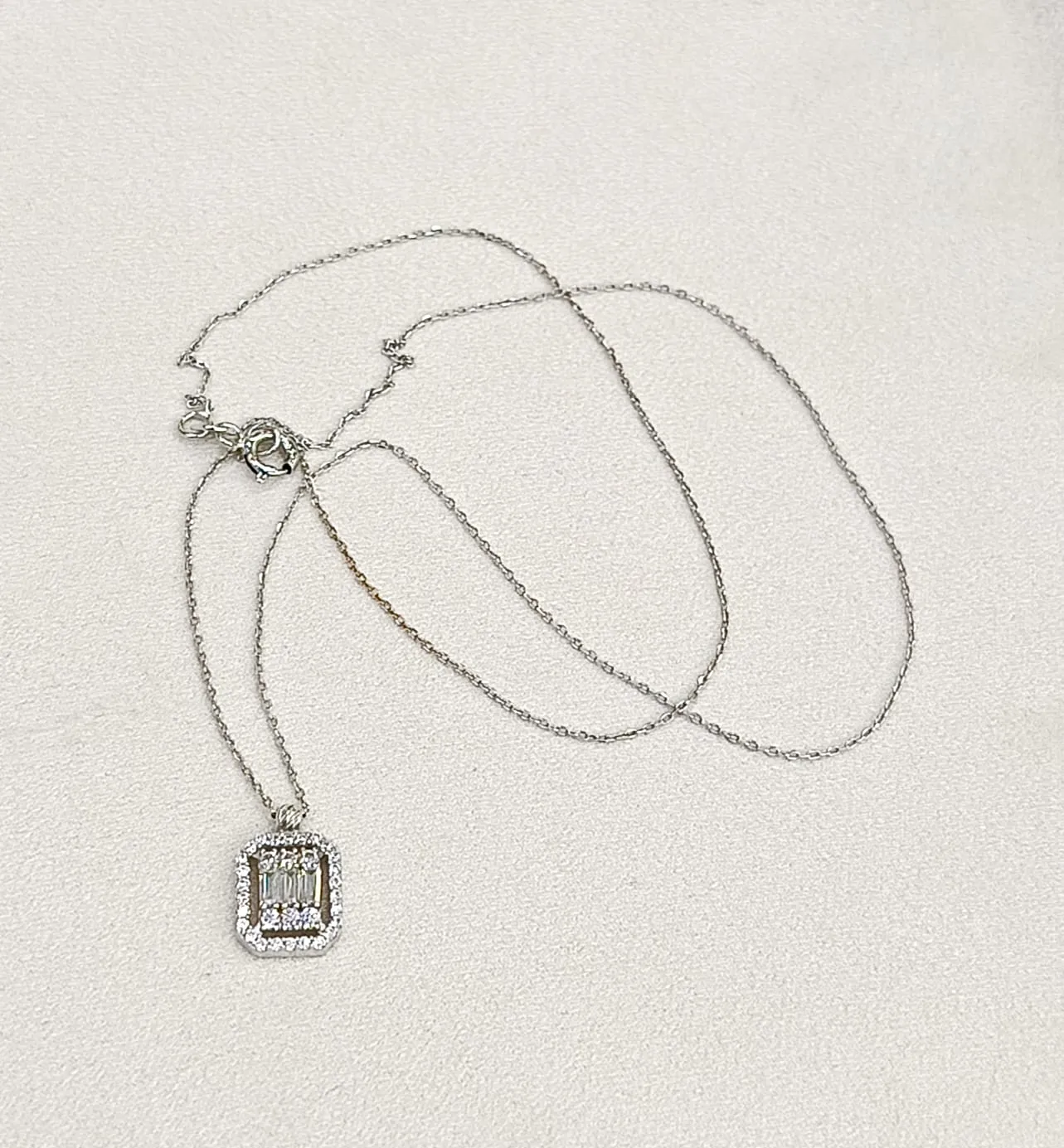 Favori Marka Baget Model Kolye