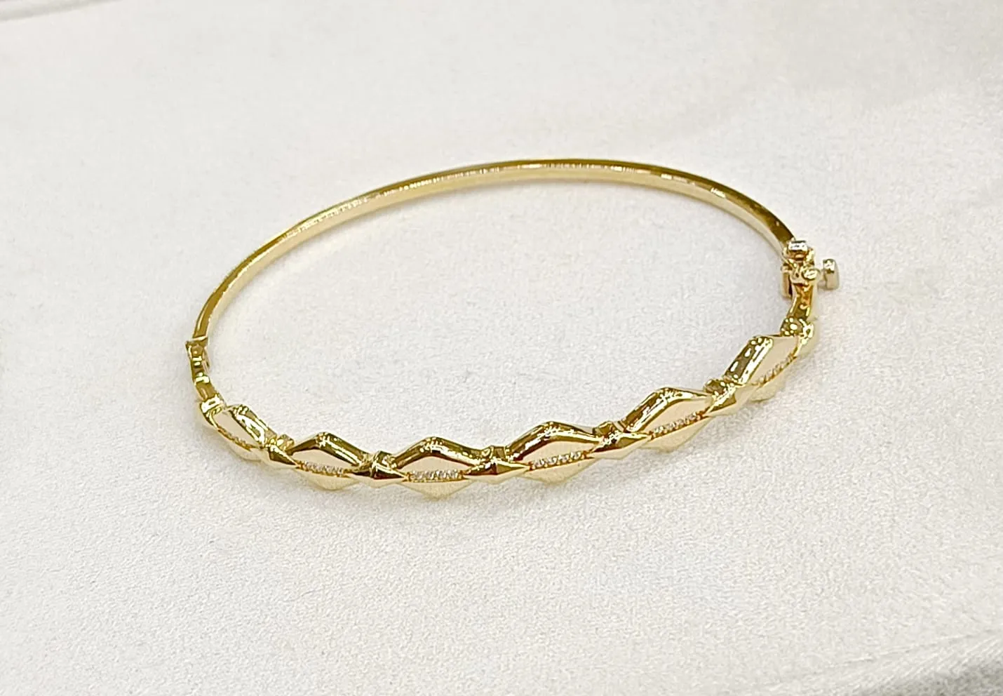 Favori Marka Tasarım Kelepçe