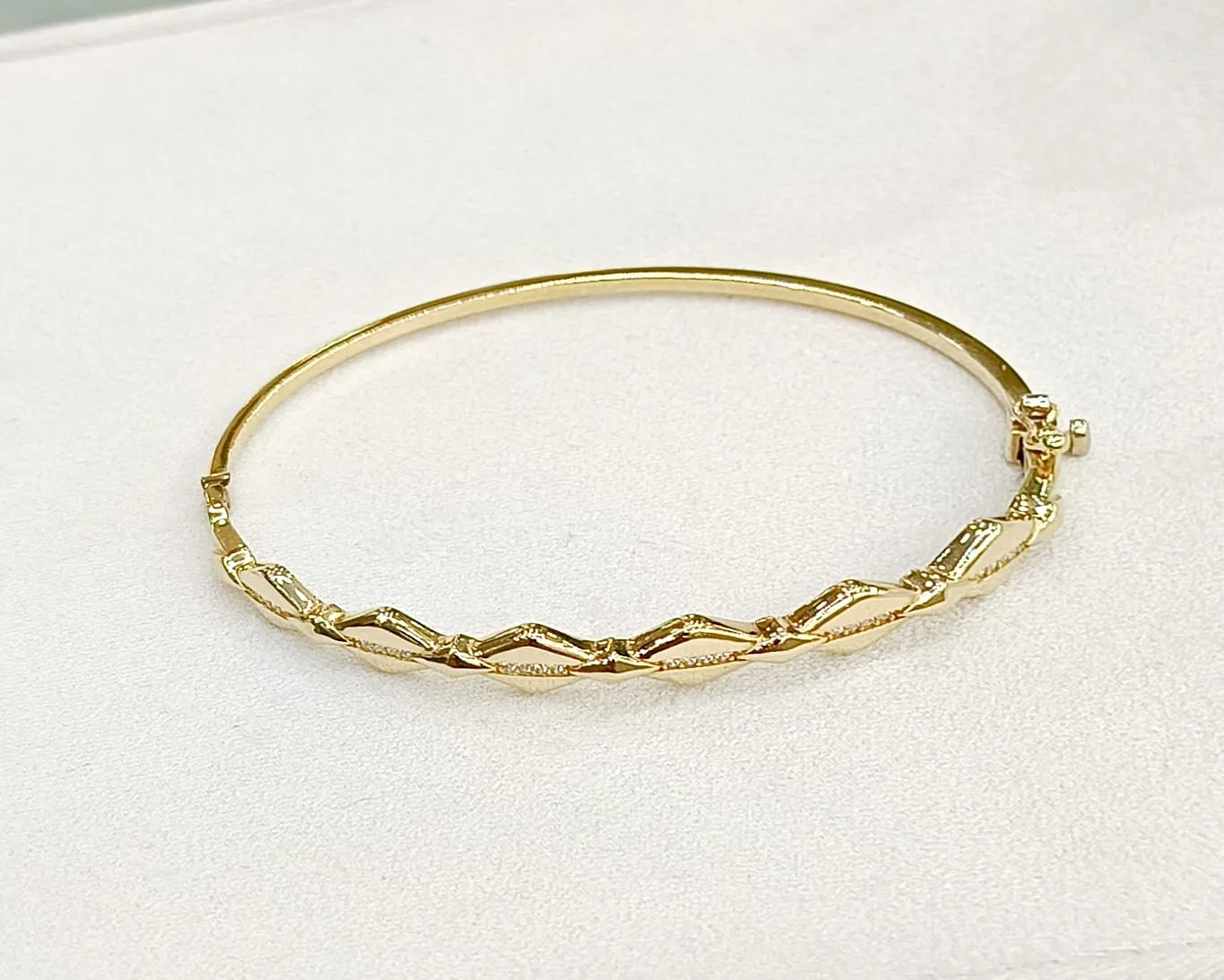 Favori Marka Tasarım Kelepçe