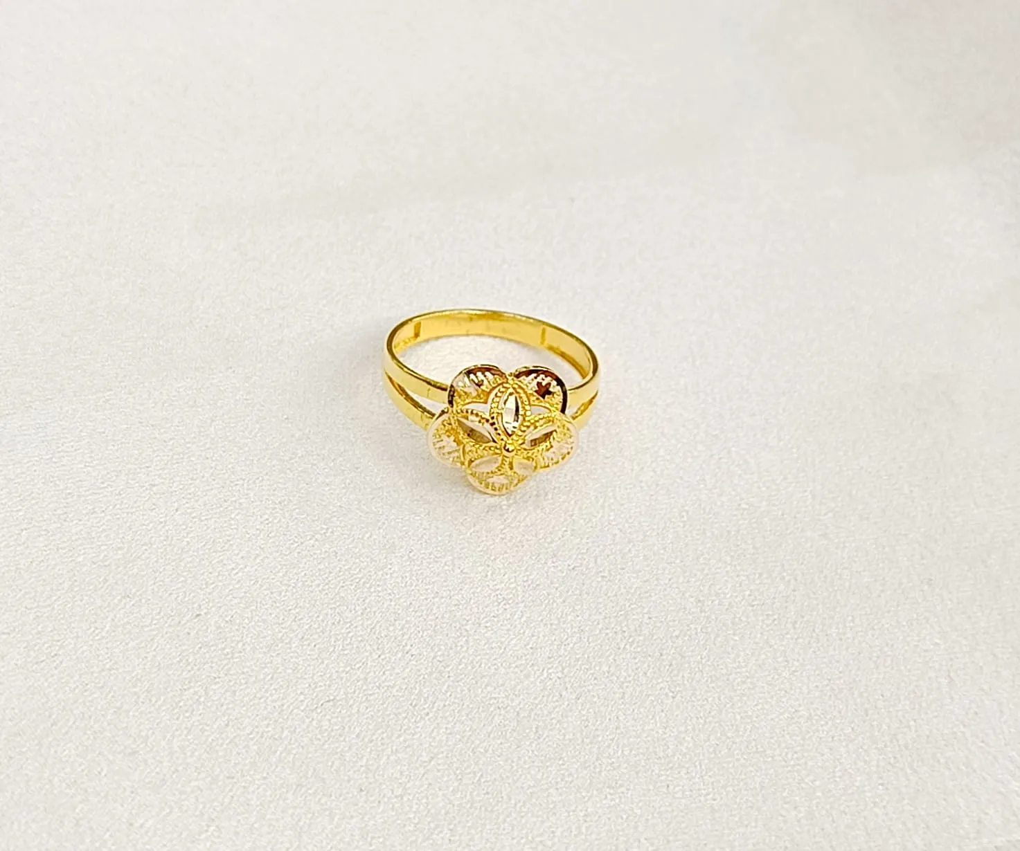 Favori Marka Tasarım Model Sarı Renk Yüzük