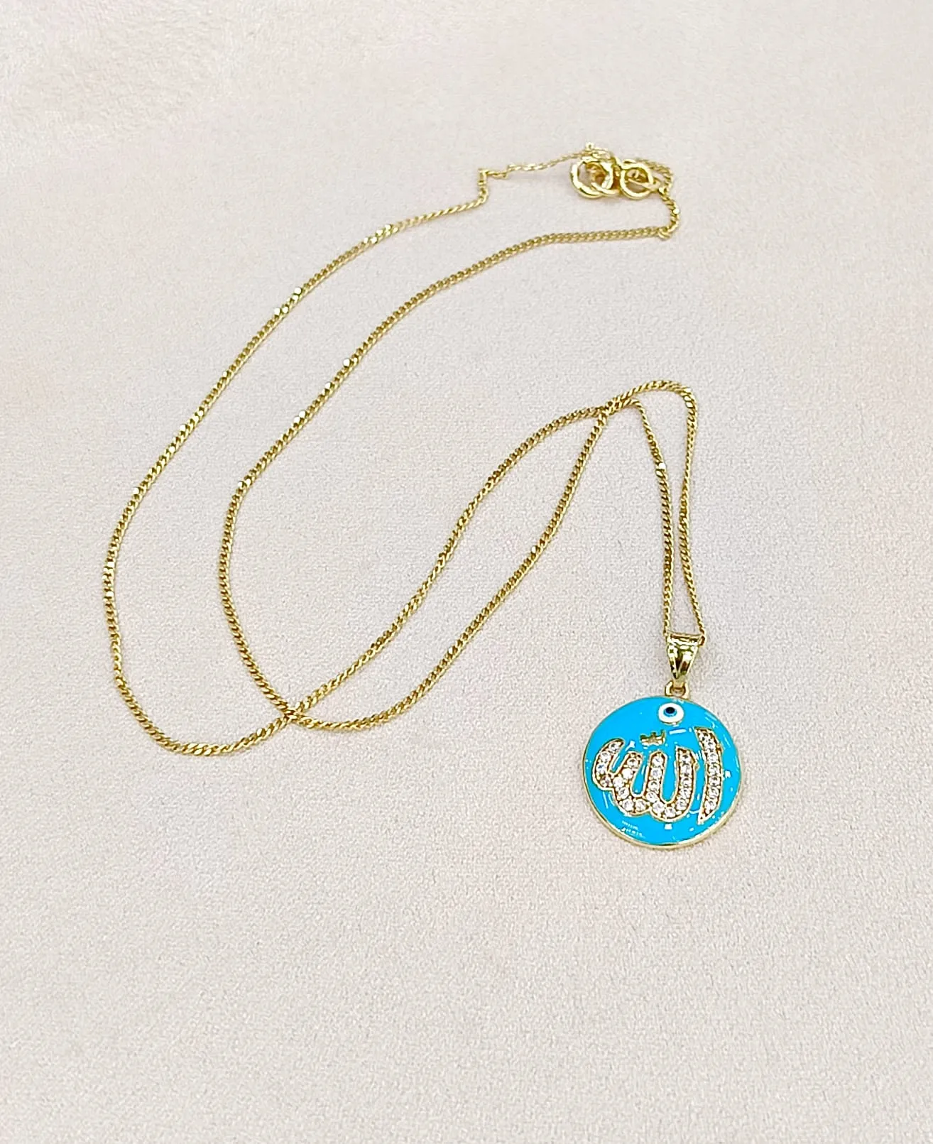 Favori Marka Mavi Mineli Allah Yazılı Kolye