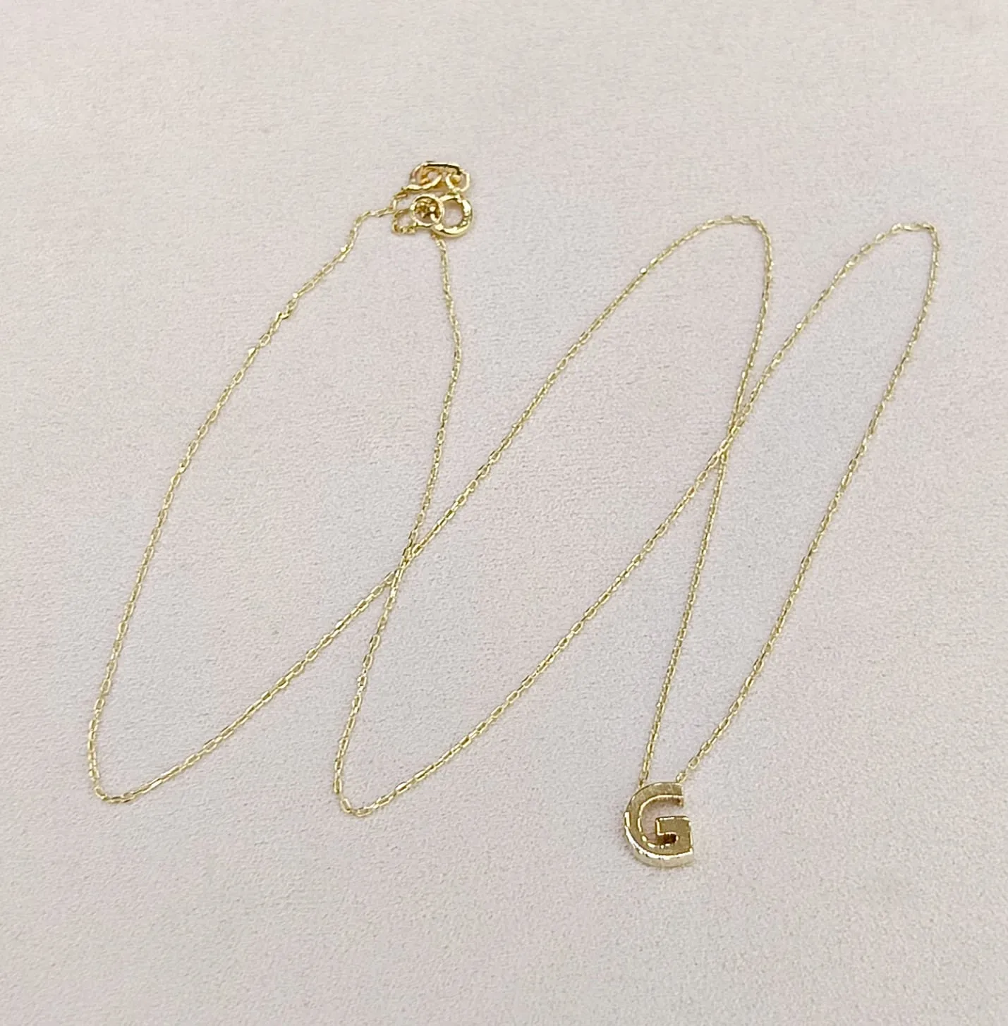 Favori Marka G harfi Kolye