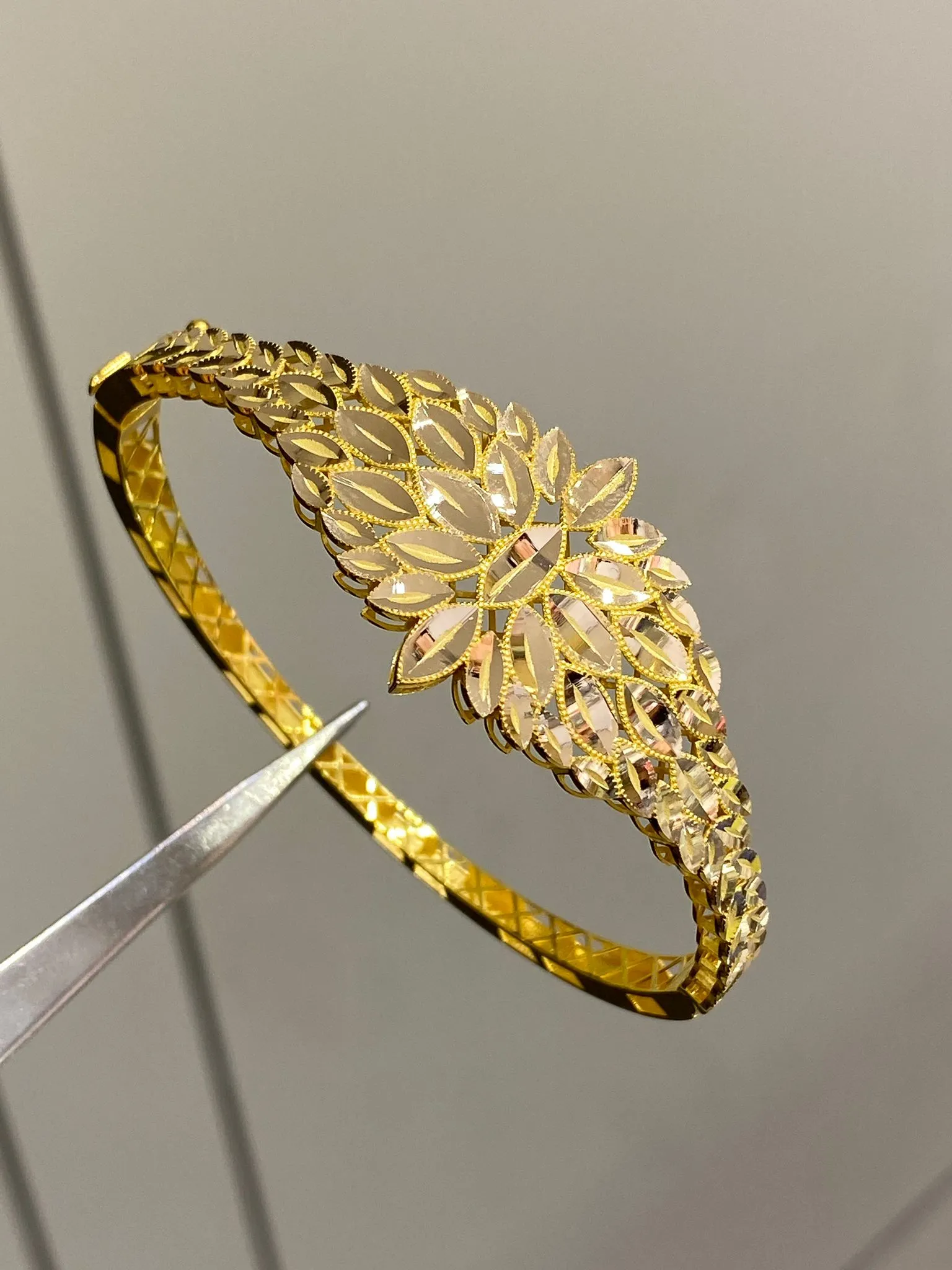 Favori Marka İtlayan Model Kelepçe