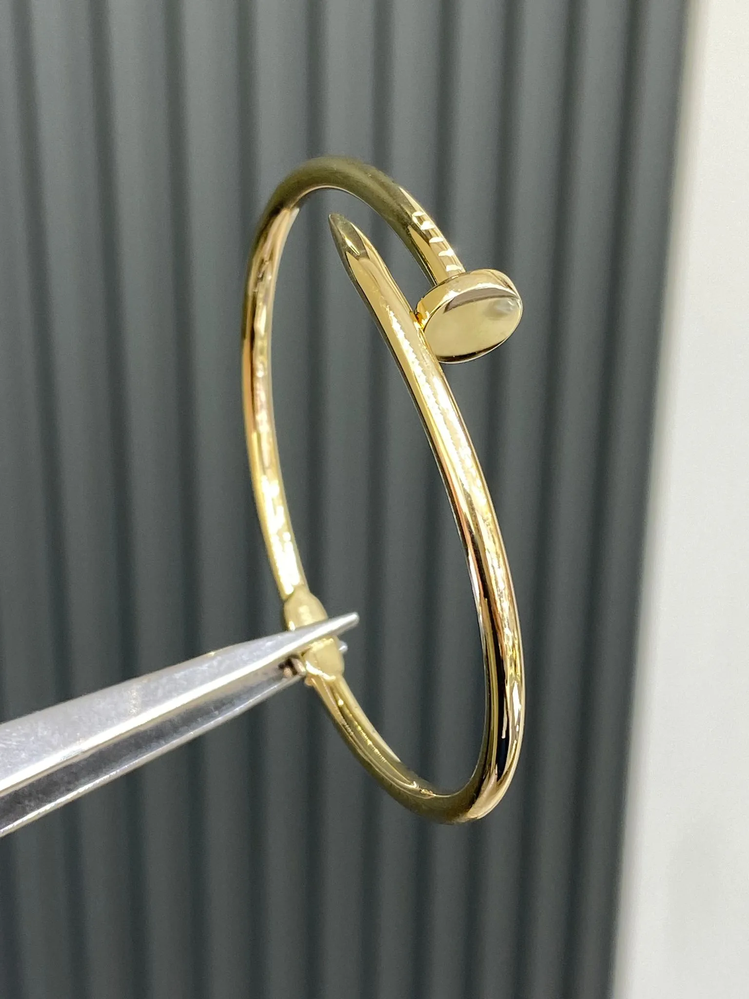 Favori Marka İtalyan Model Kelepçe