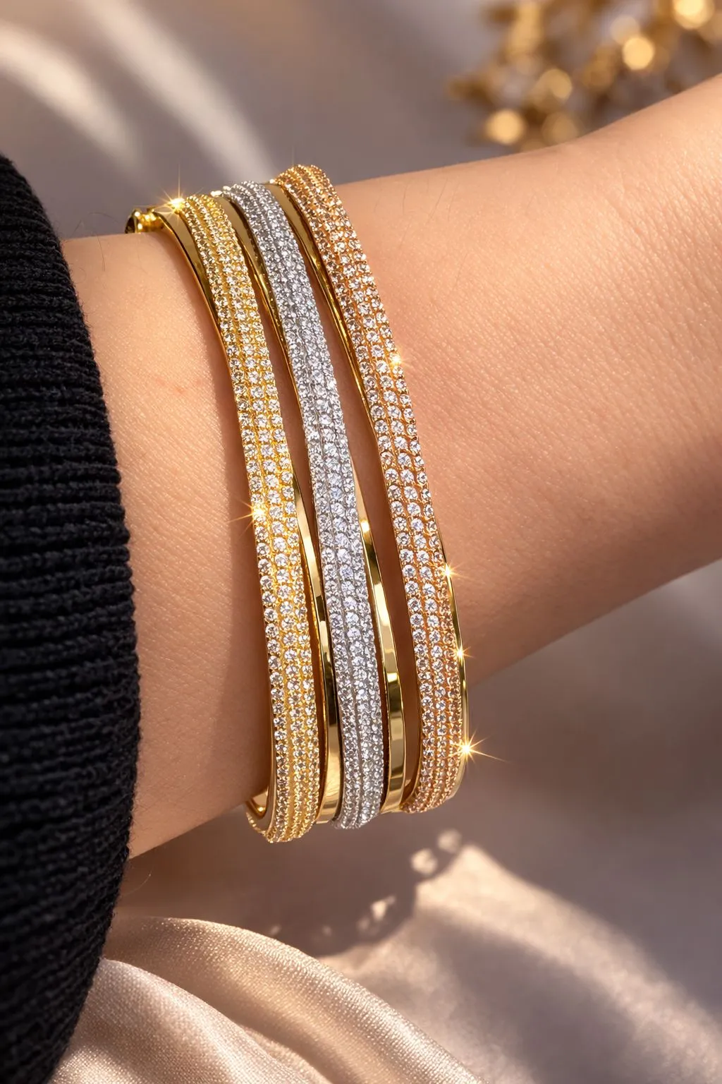 Favori Marka Üç Renkli İtalyan Model Kelepçe