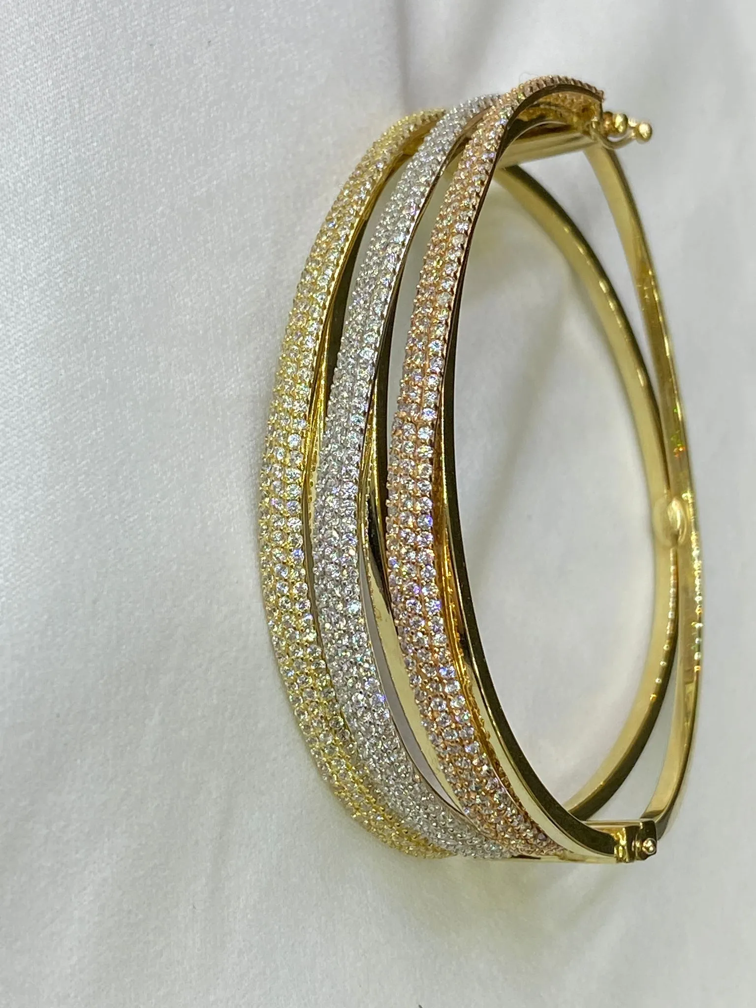 Favori Marka Üç Renkli İtalyan Model Kelepçe