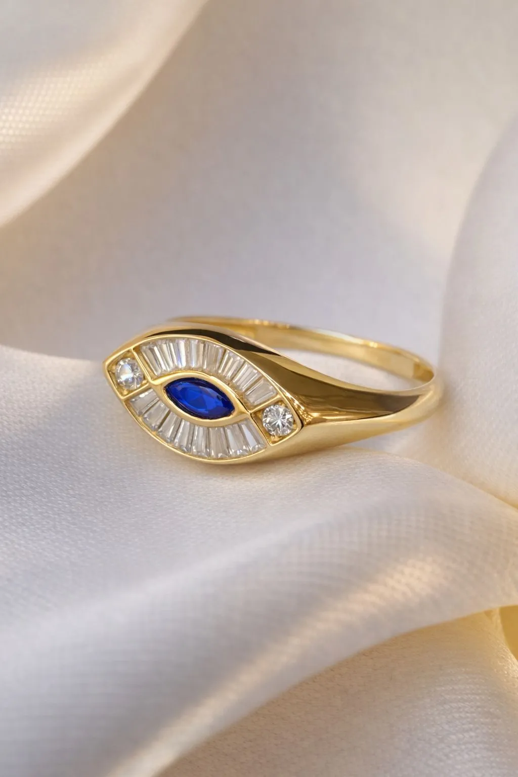 Favori Marka Mavi Taşlı Model Yüzük