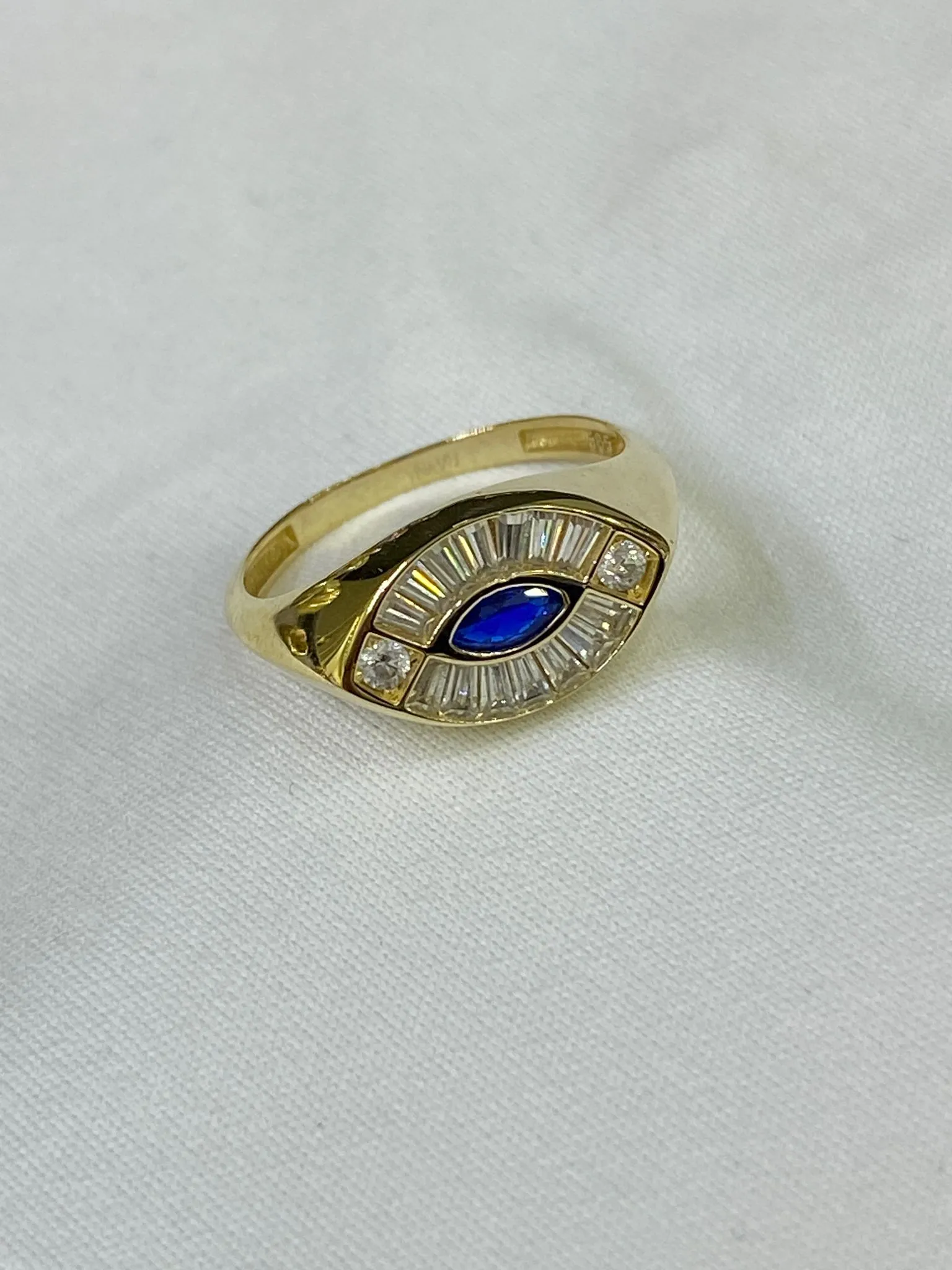 Favori Marka Mavi Taşlı Model Yüzük