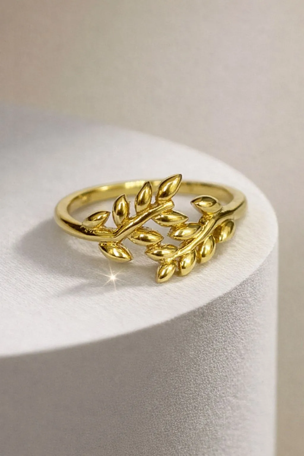 Favori Marka Dal Yaprak Model Yüzük