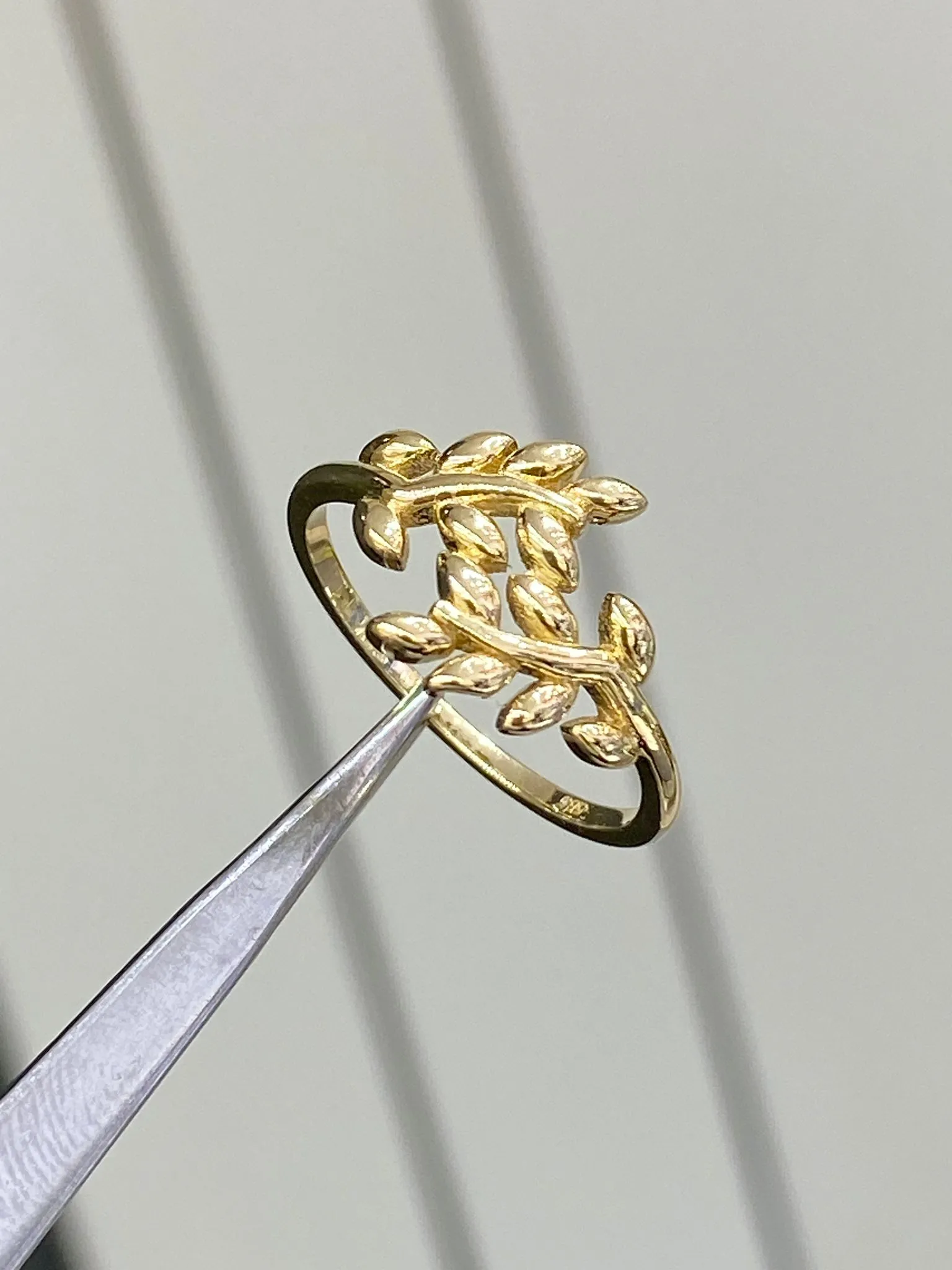 Favori Marka Dal Yaprak Model Yüzük