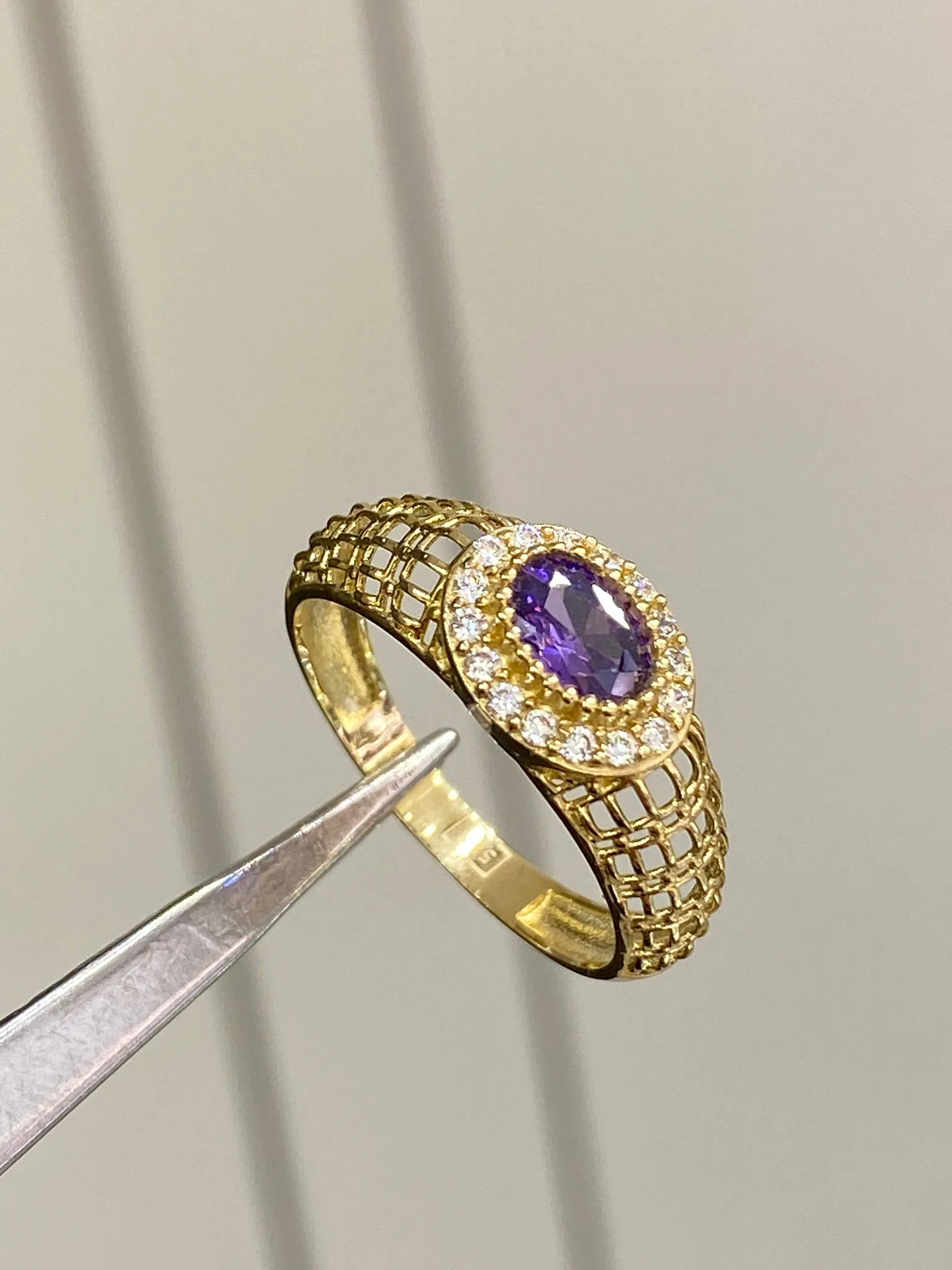 Favori Marka Mor Taşlı İtalyan Model Yüzük