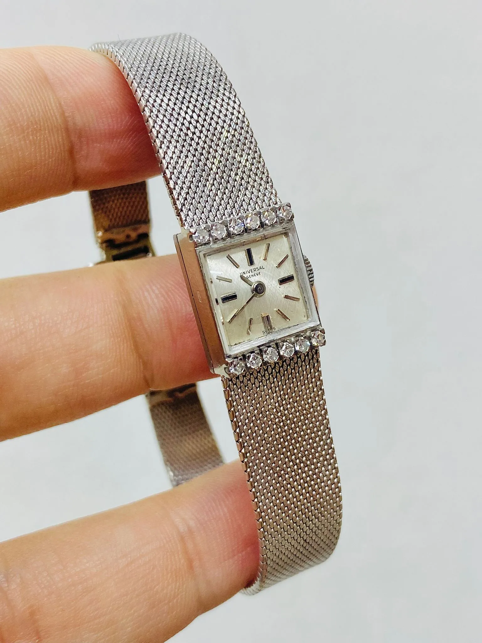 Unıversal Geneve Model Pırlanta Taşlı Saat