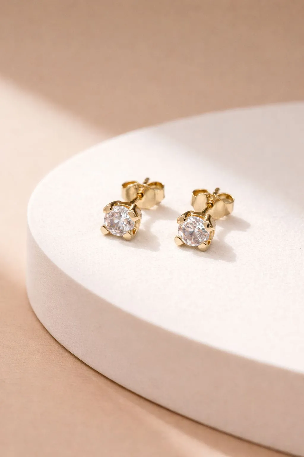 Favori Marka Tektaş Model Küpe