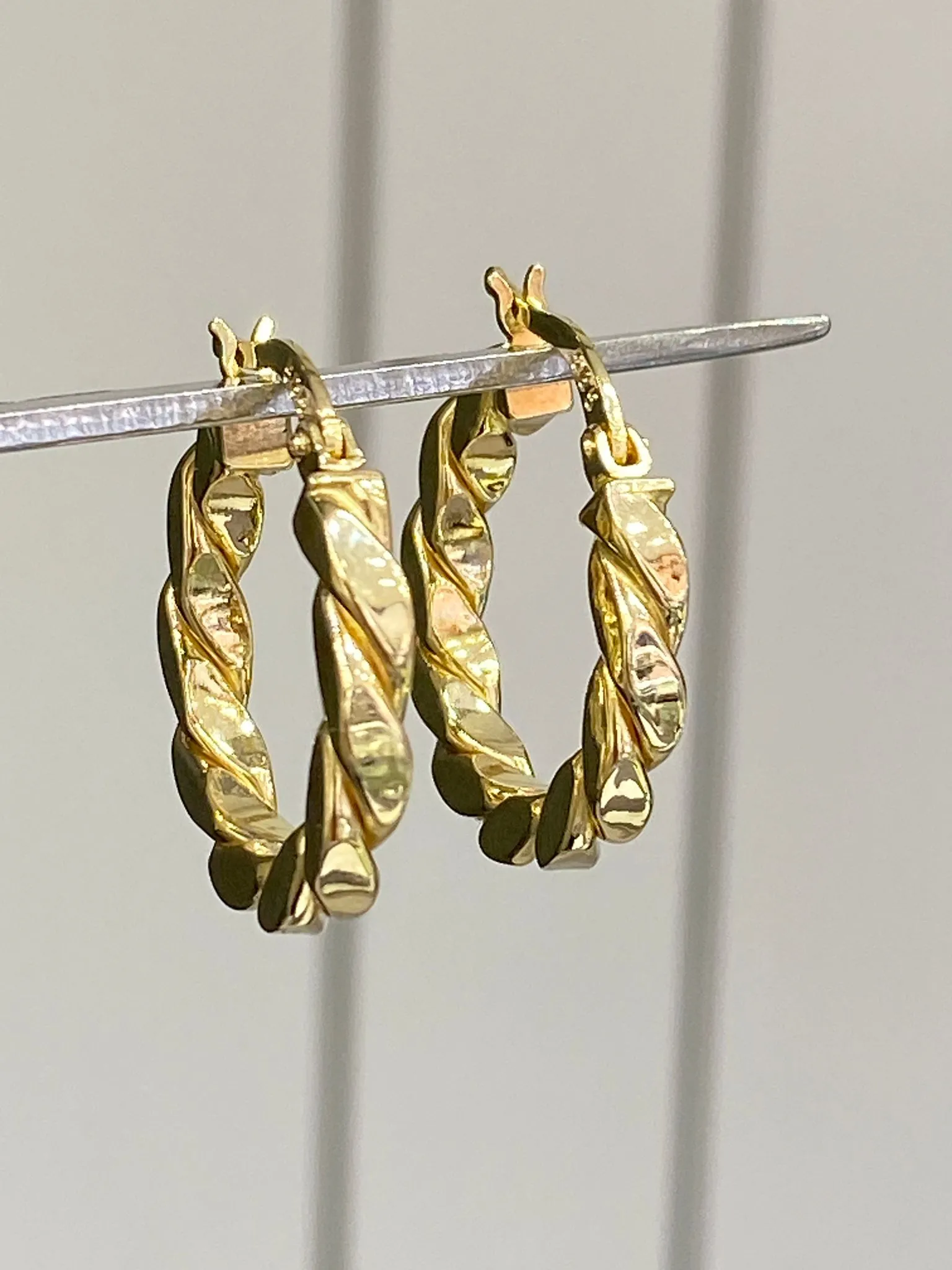 Favori Marka Halka Model Küpe