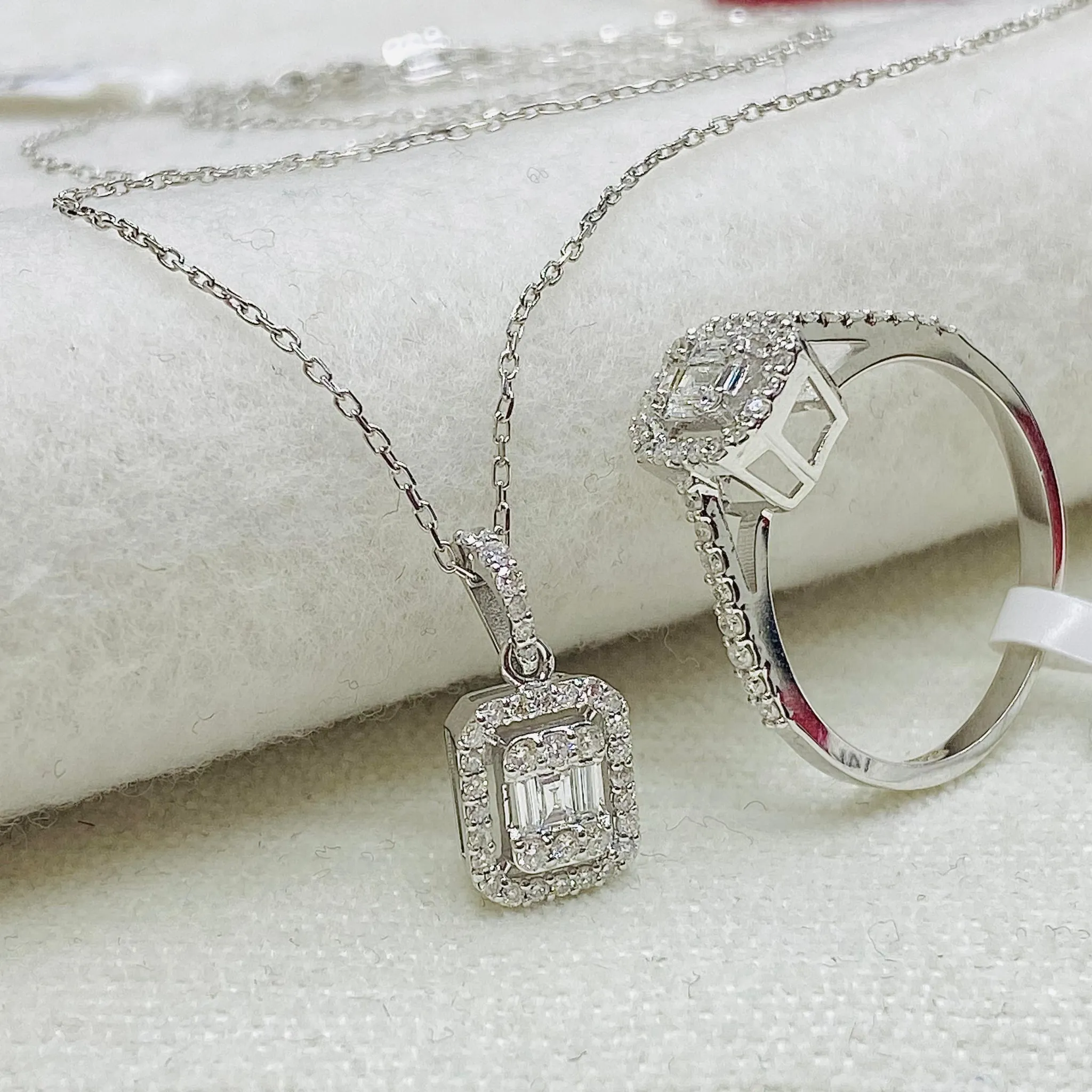 Baget Pırlanta Taşlı Yüzük