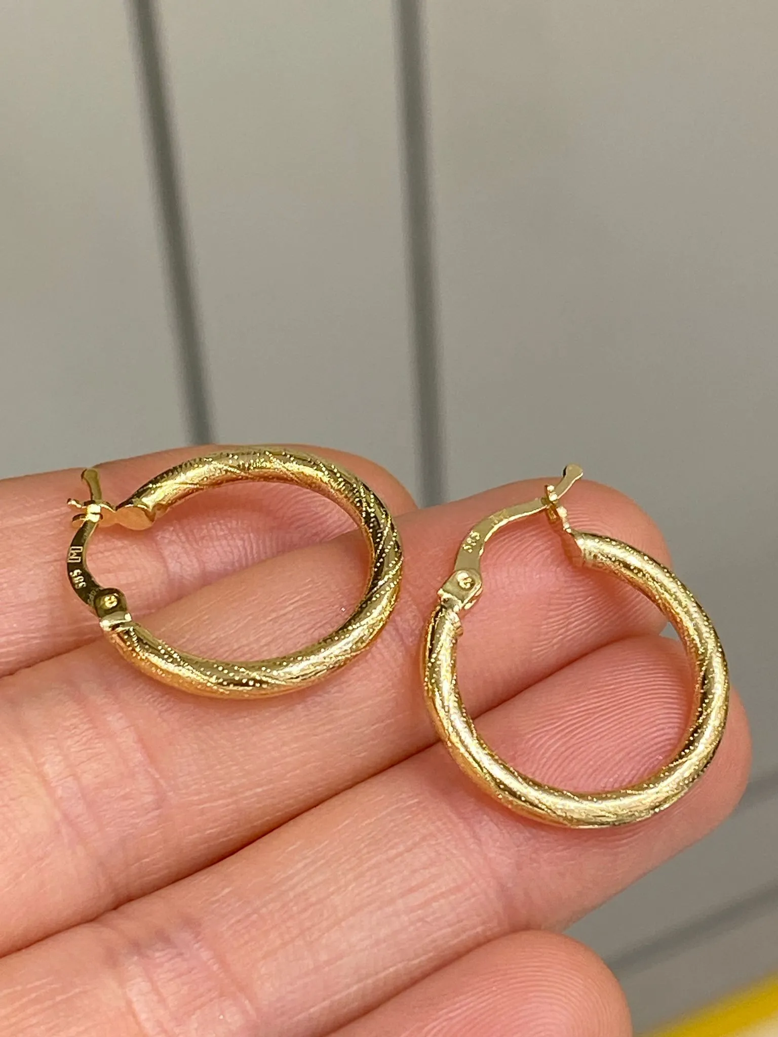 Favori Marka Halka Model Küpe