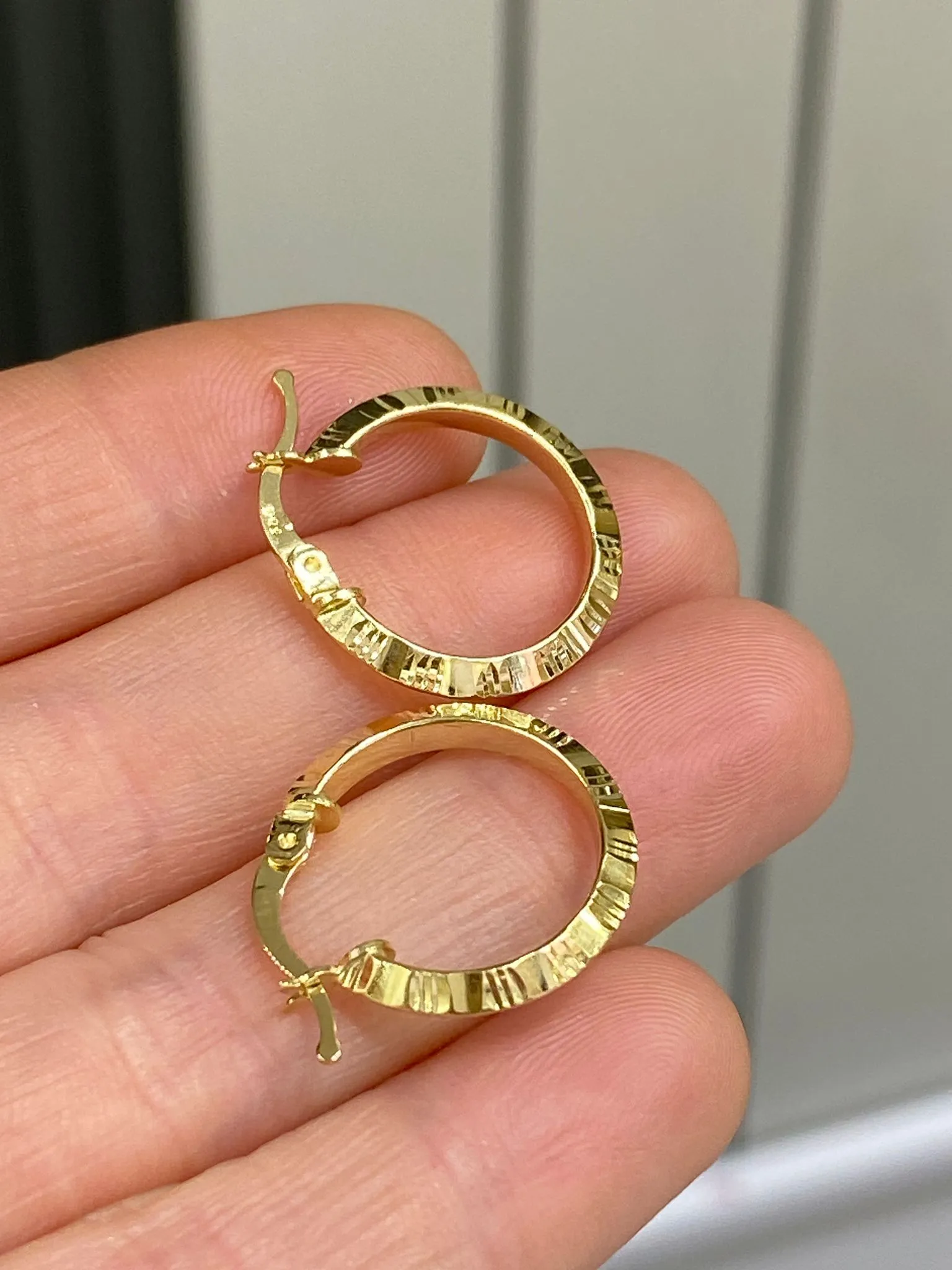 Favori Marka İtlayan Model Halka Küpe