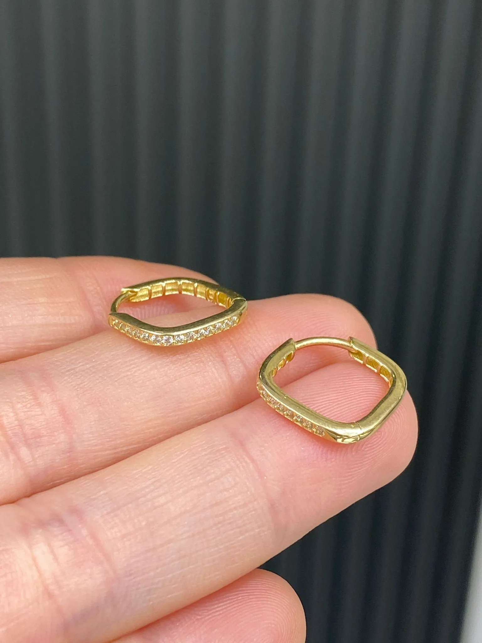 Favori Marka İtalyan Model Küpe