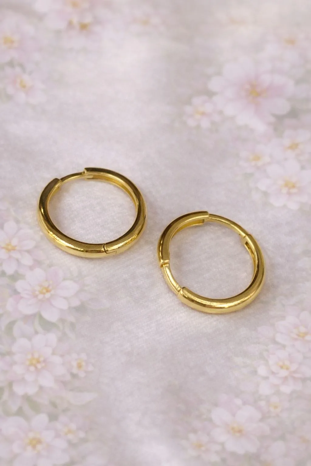 Favori Marka Halka Model Küpe