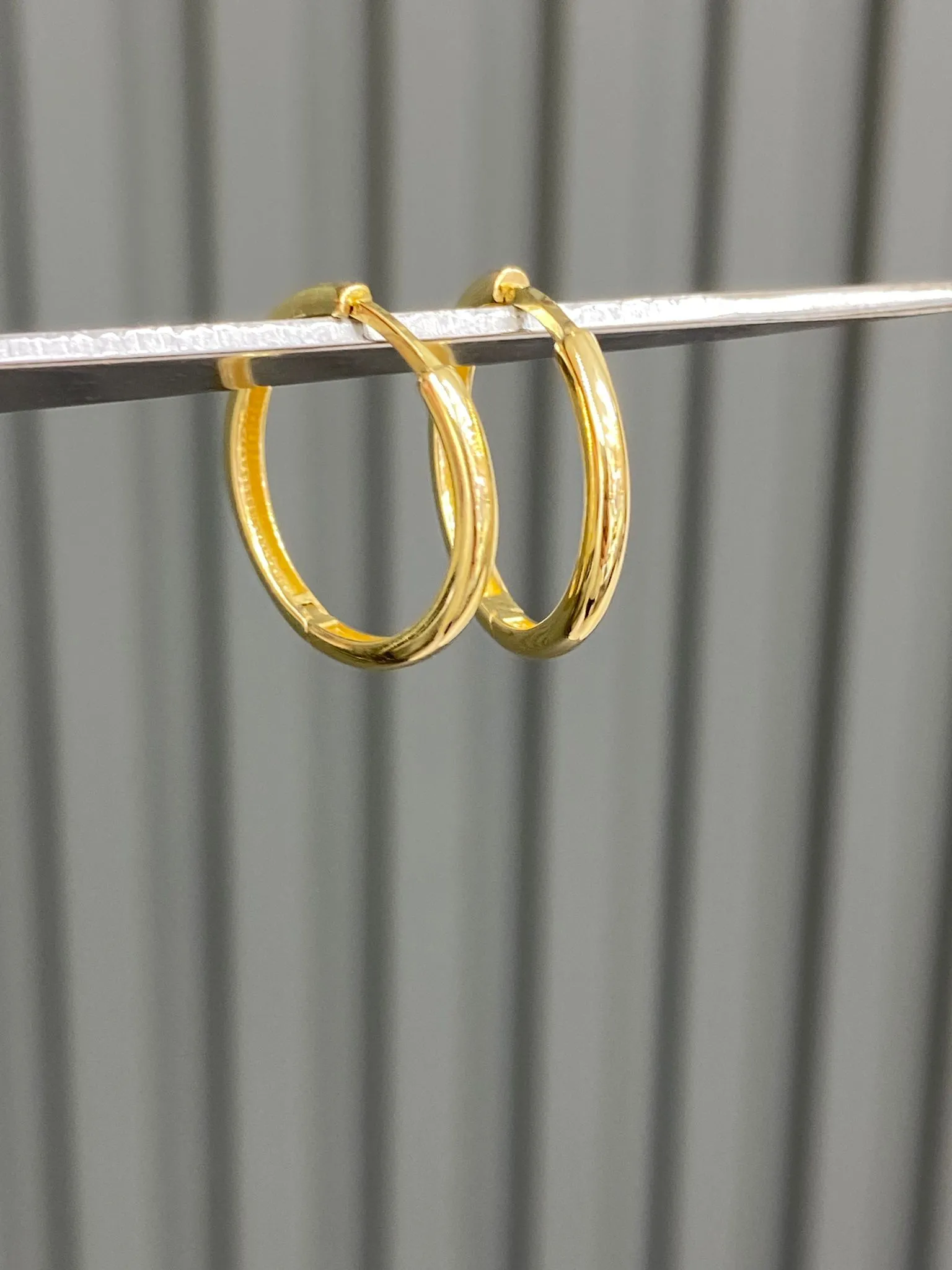 Favori Marka Halka Model Küpe