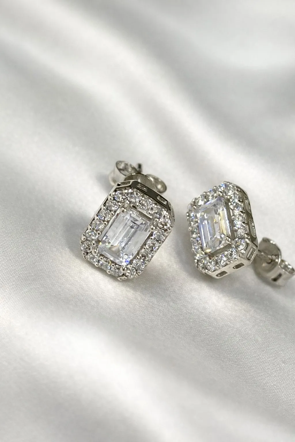 Favori Marka Baget Model Küpe