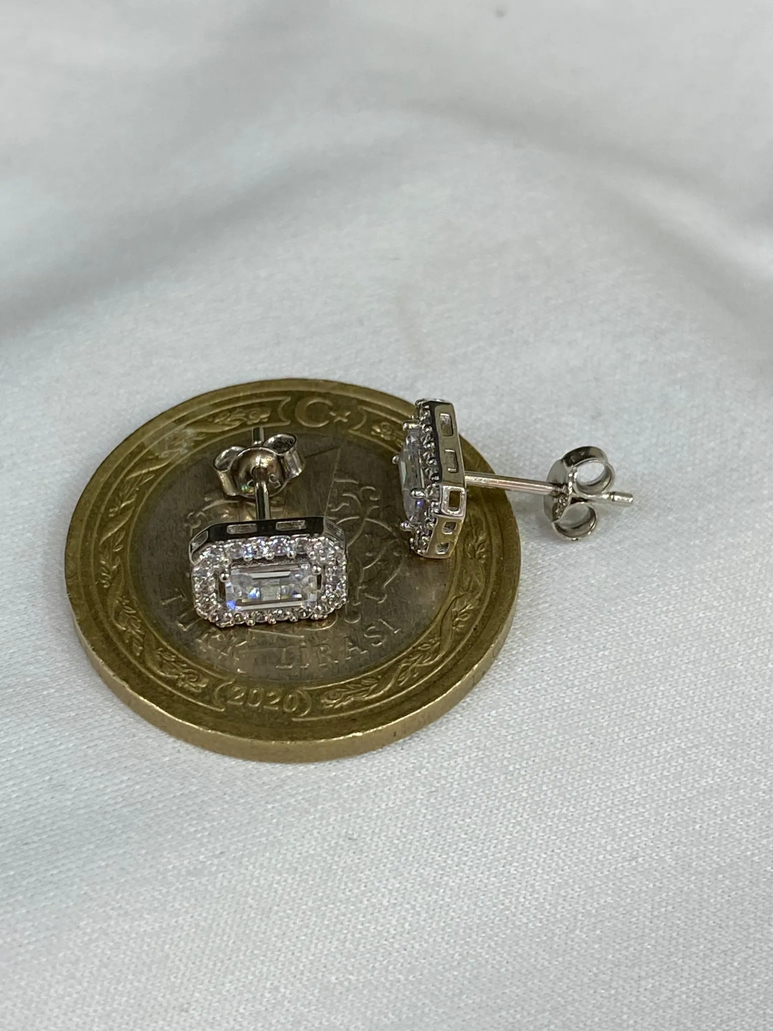 Favori Marka Baget Model Küpe