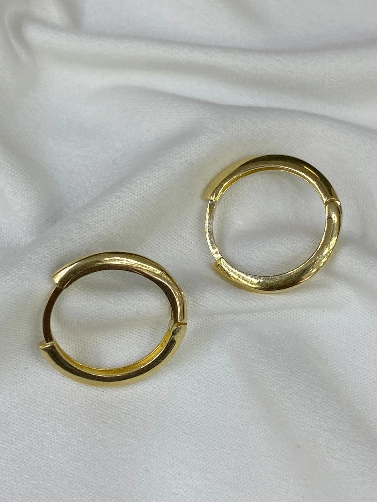 Favori Marka Halka Model Küpe