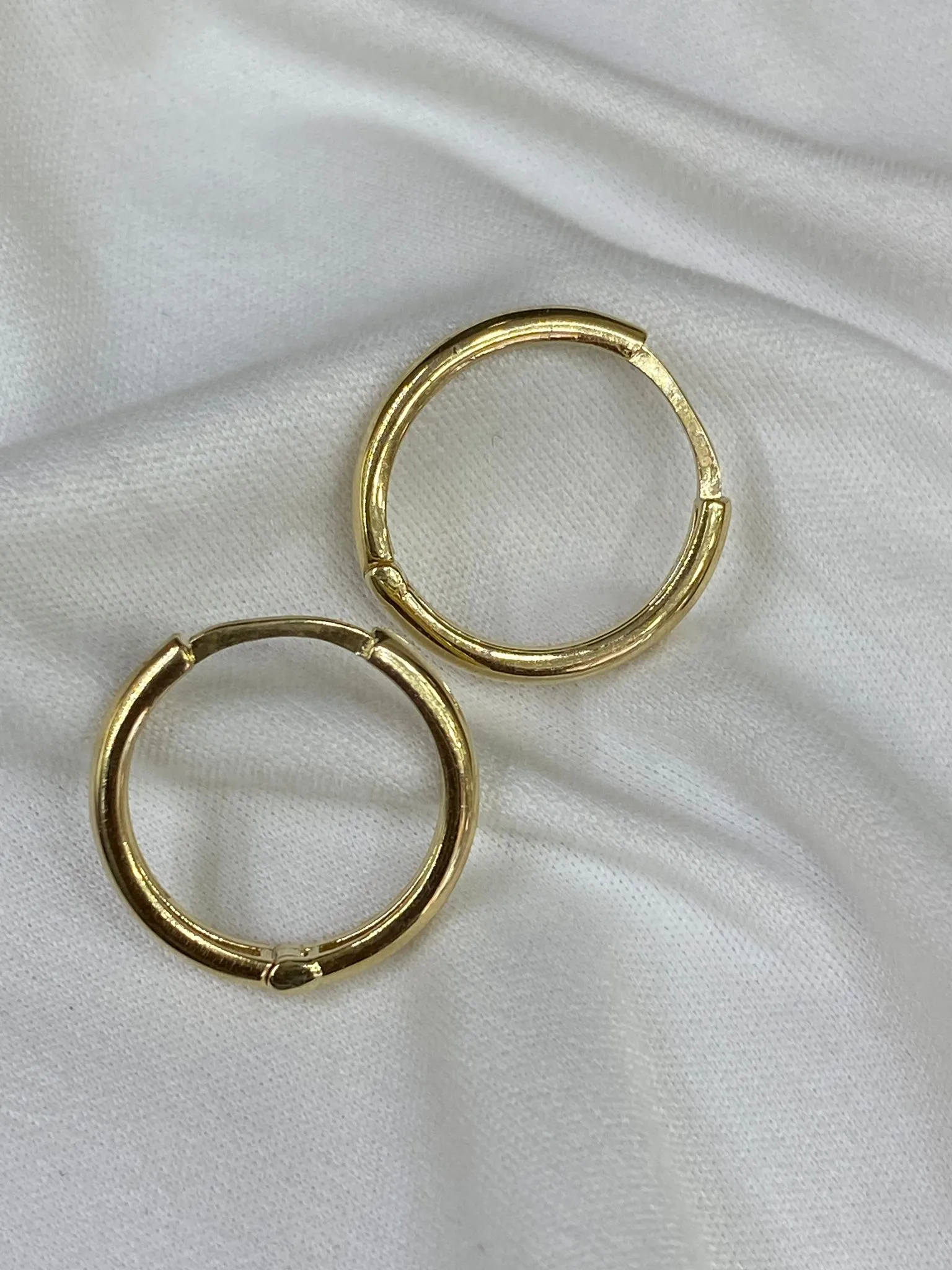 Favori Marka Halka Model Küpe