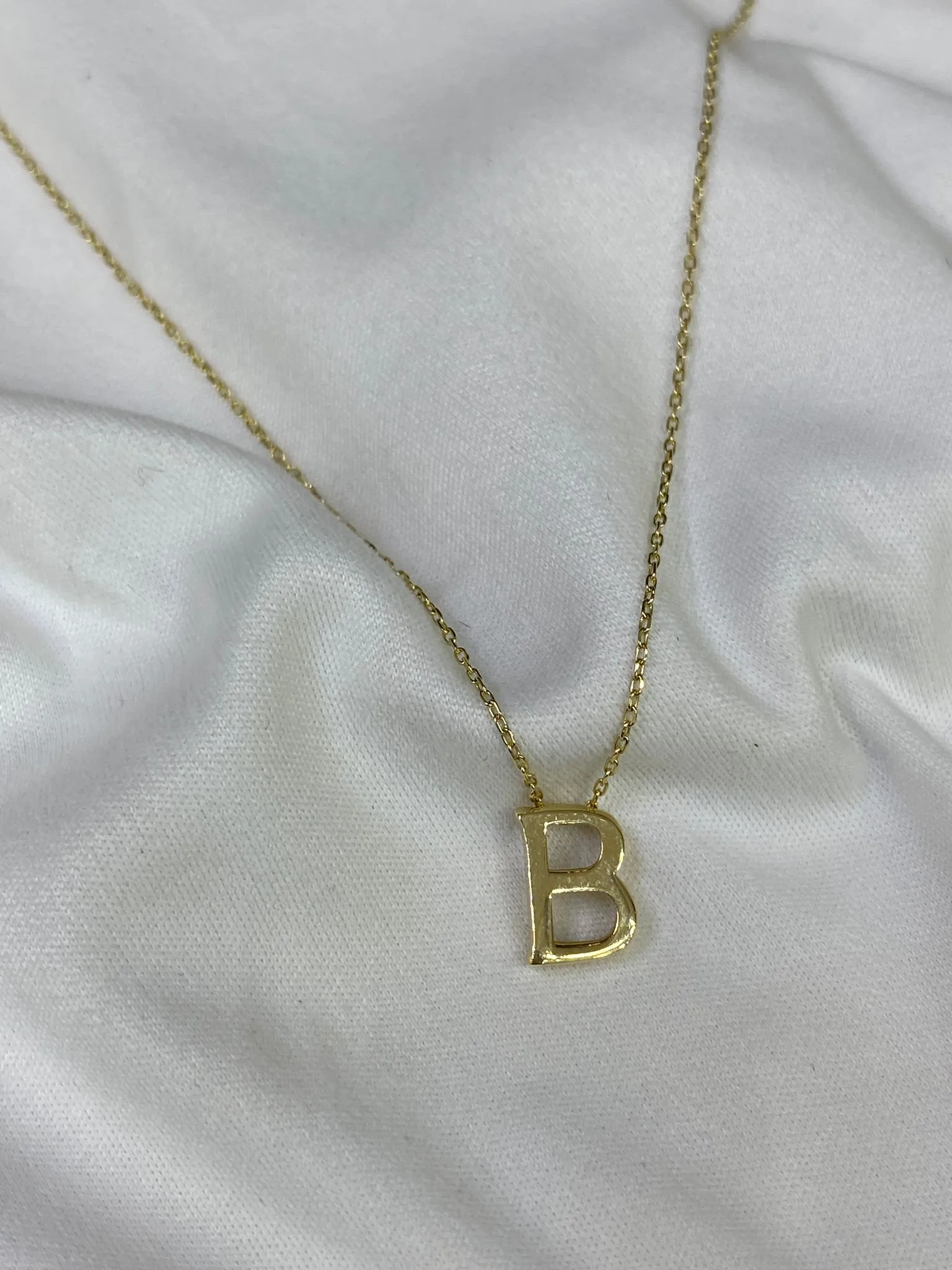 Favori Marka B Harfi Model Kolye