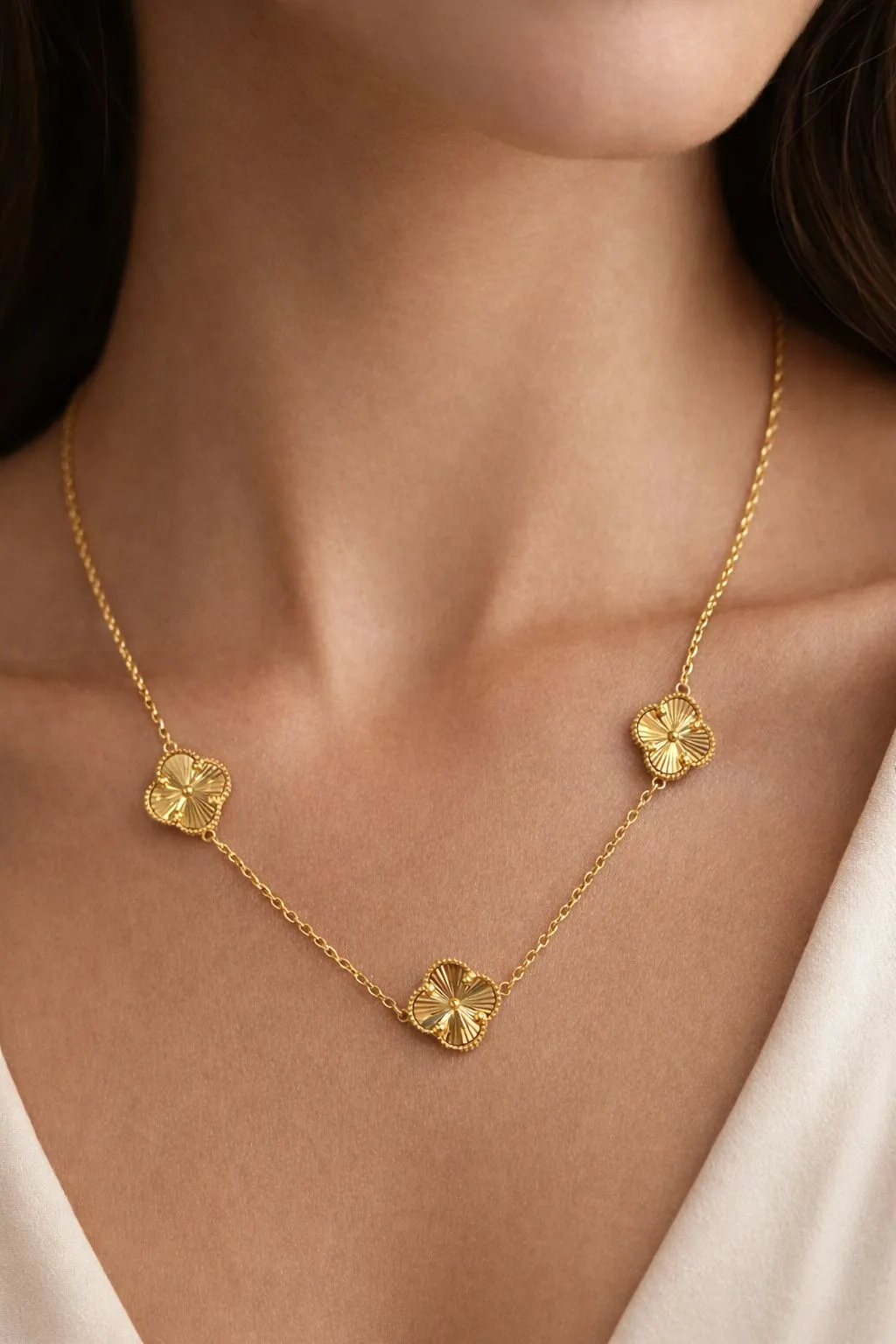 Favori Marla Yonca Model Kolye 