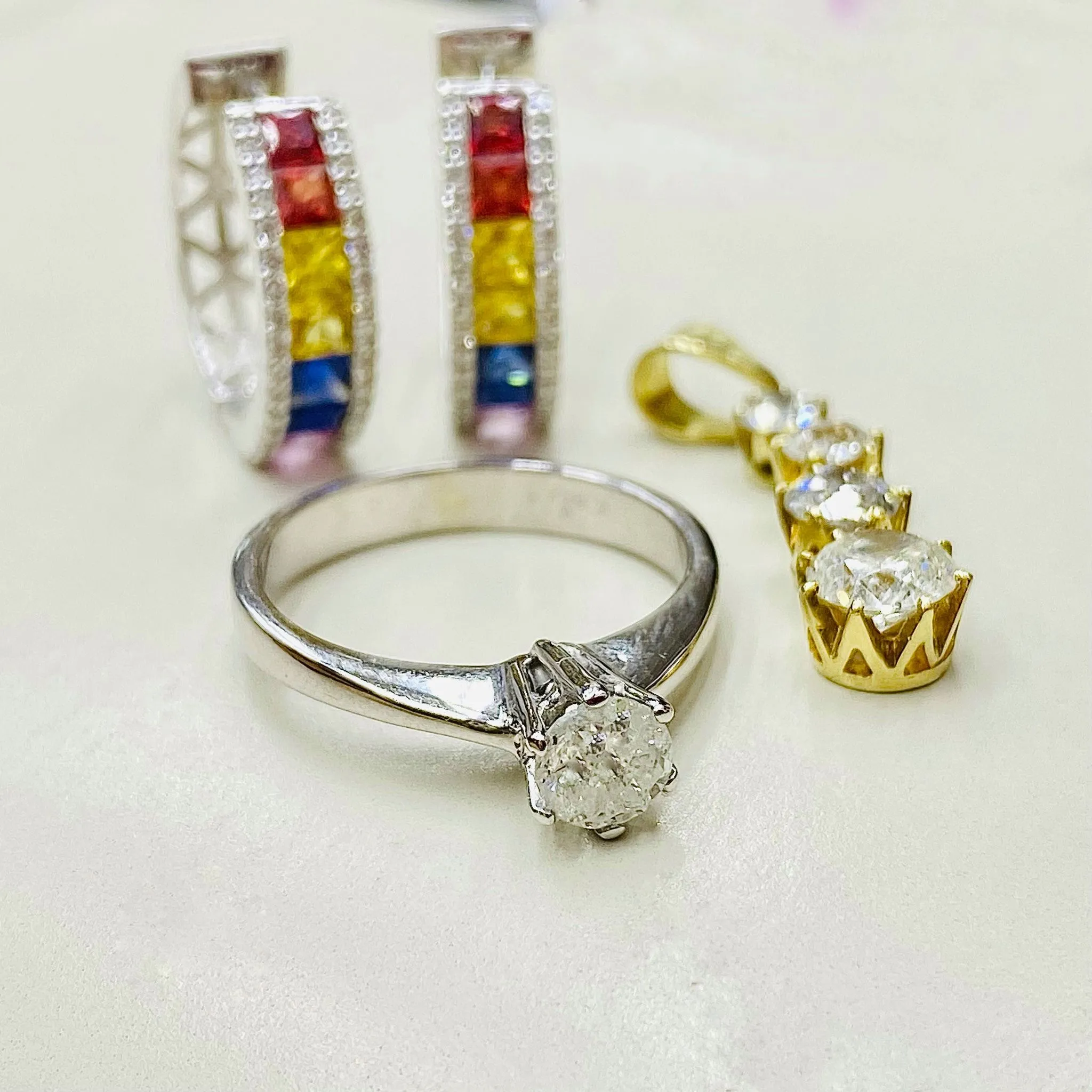 Favori Marka Pırlanta Taşlı Tek Taş Yüzük