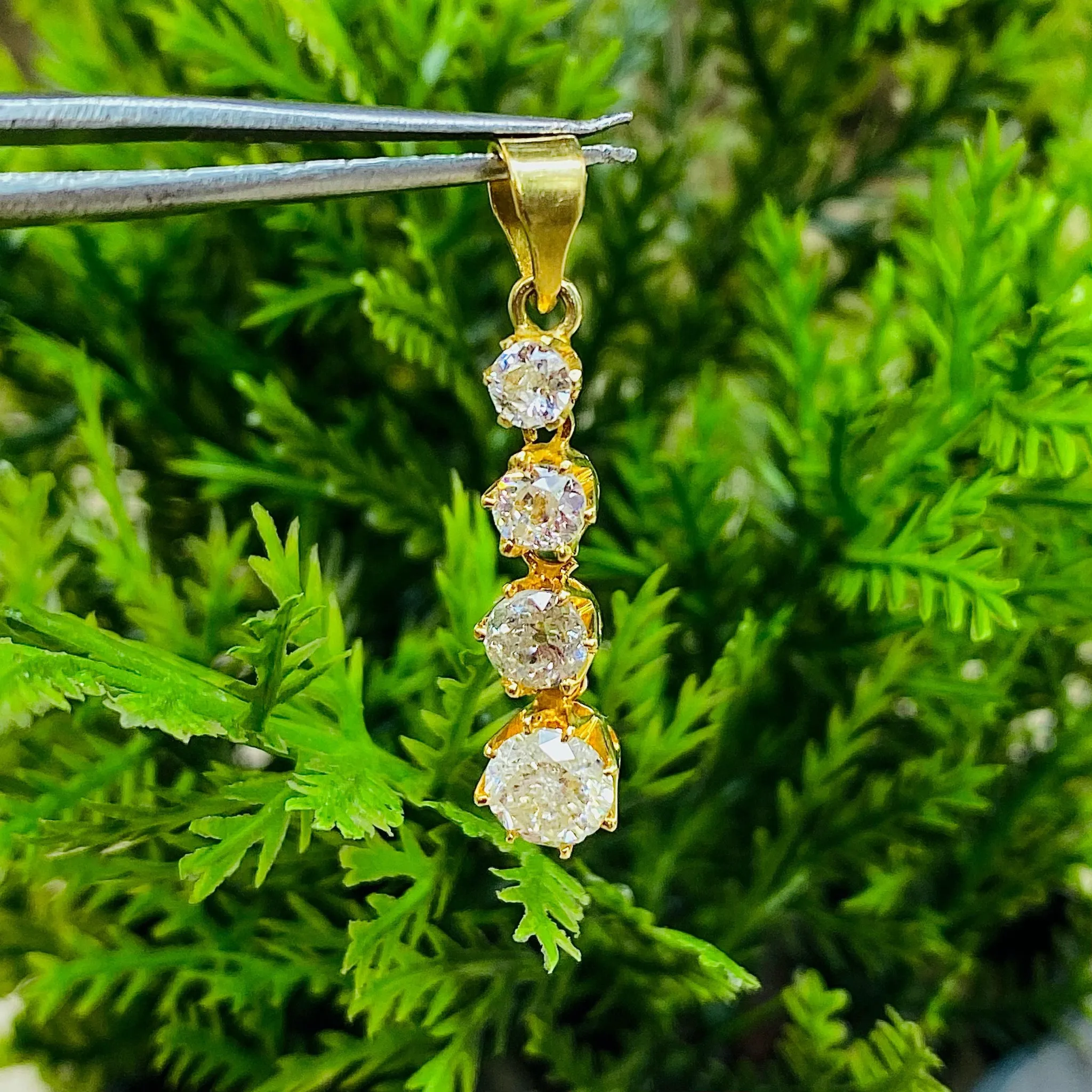 Pırlanta Taşlı Dört Sıra Kolye Ucu