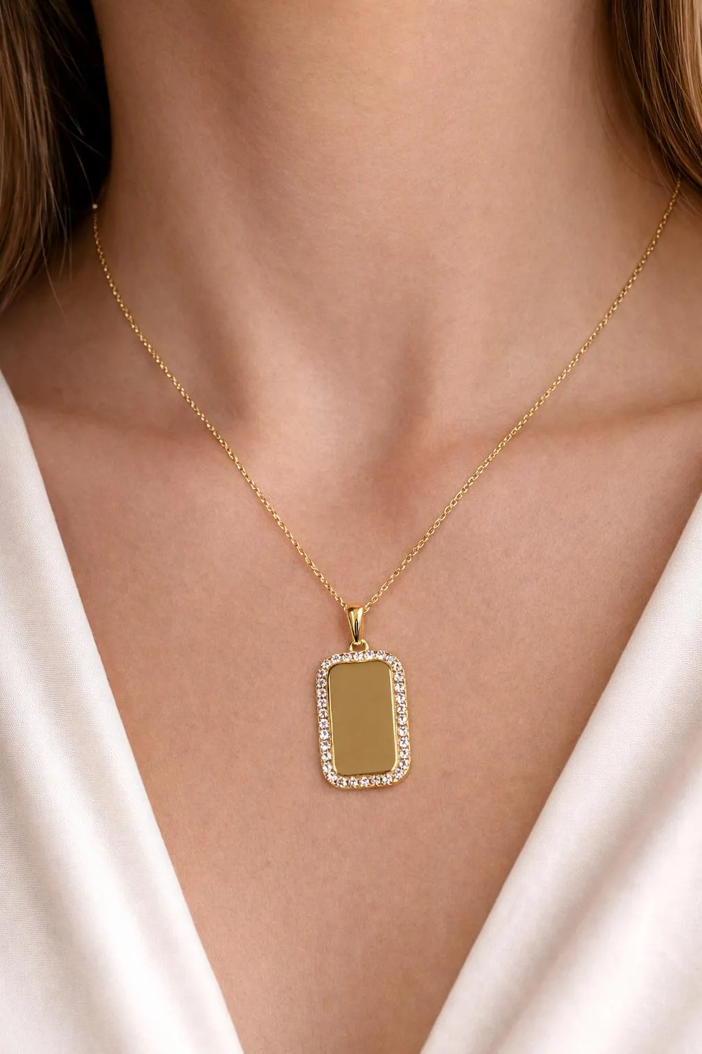 Favori Marka Plakalı Model Kolye