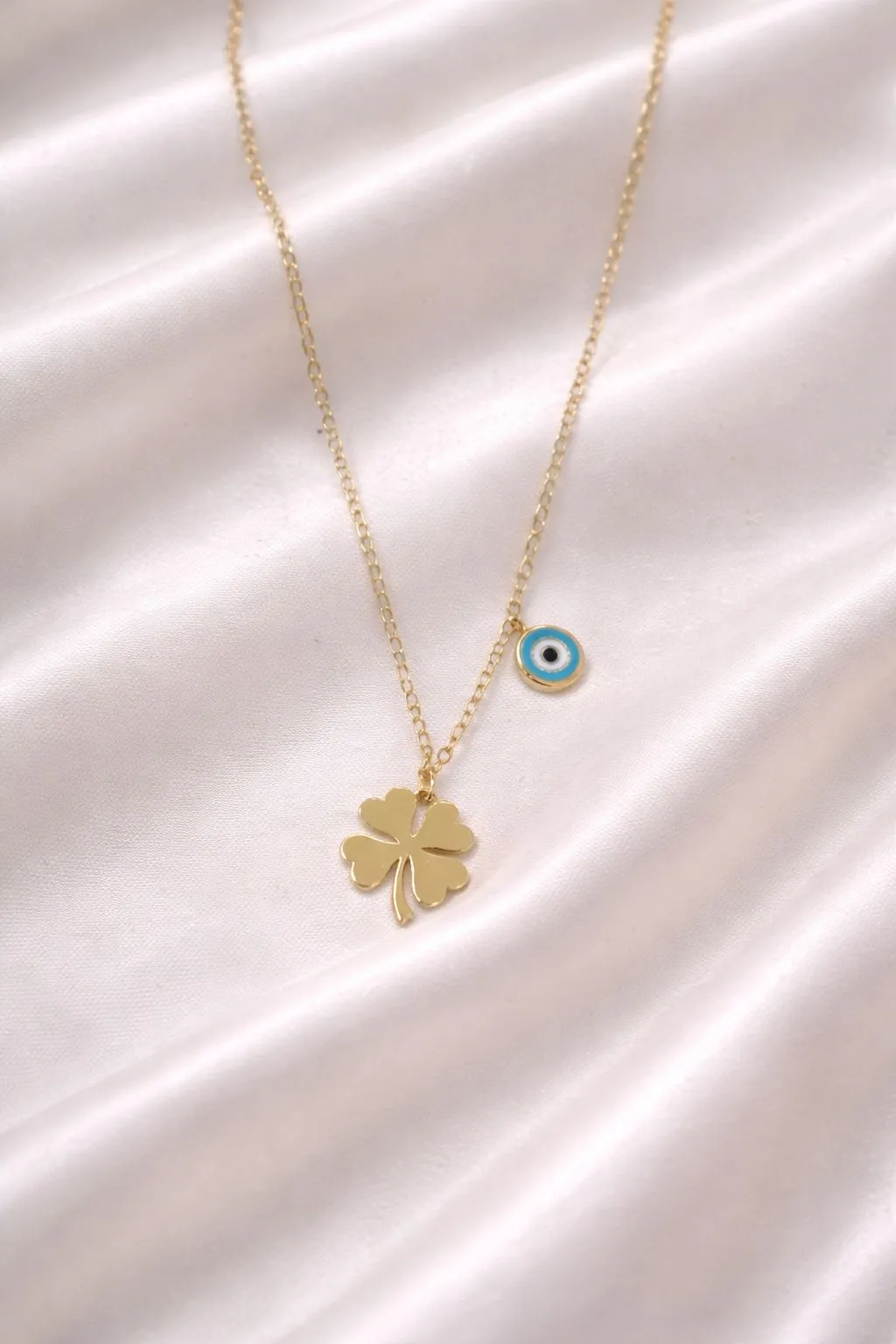 Favori Marka Yonca Model Kolye