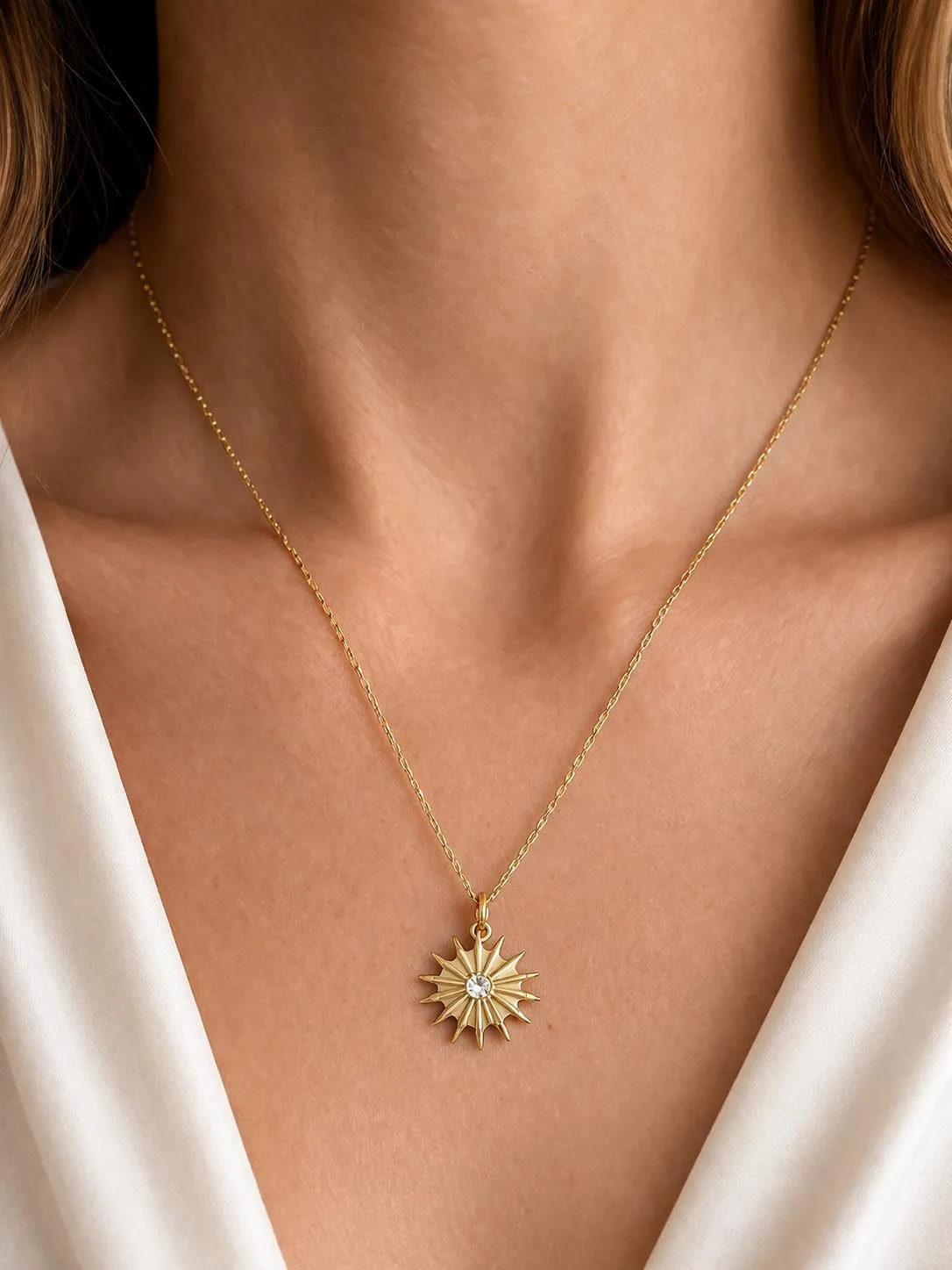 Favori Marka Güneş Model Kolye