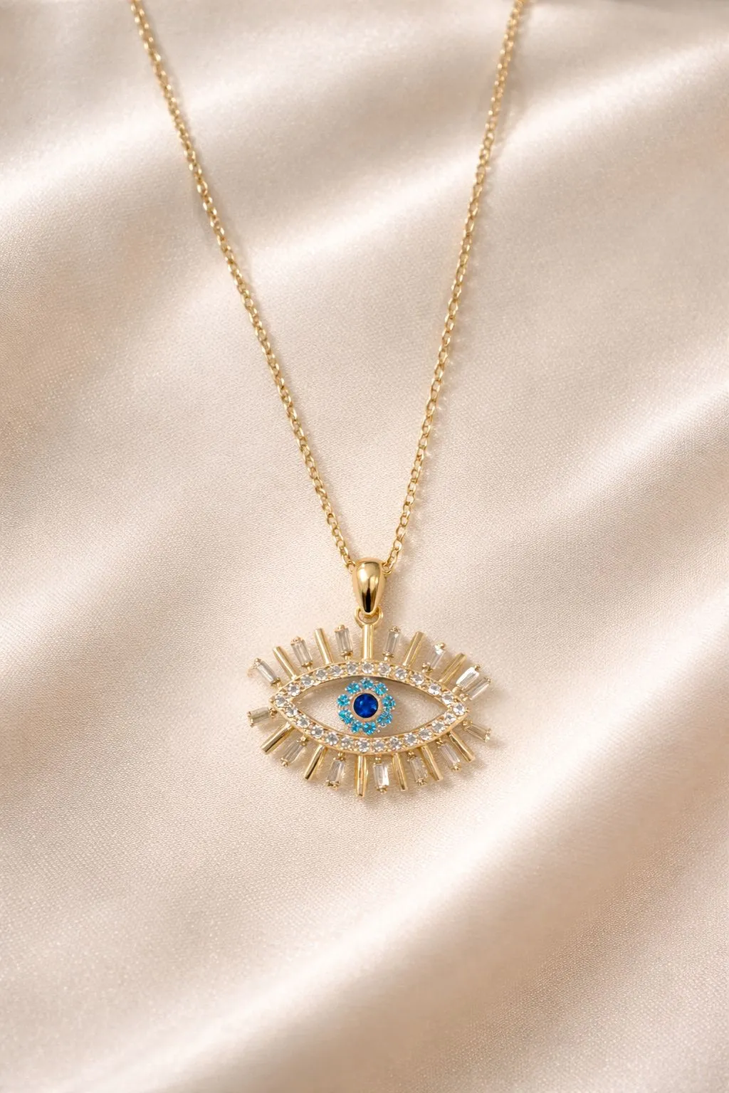 Favori Marka Göz Model Kolye