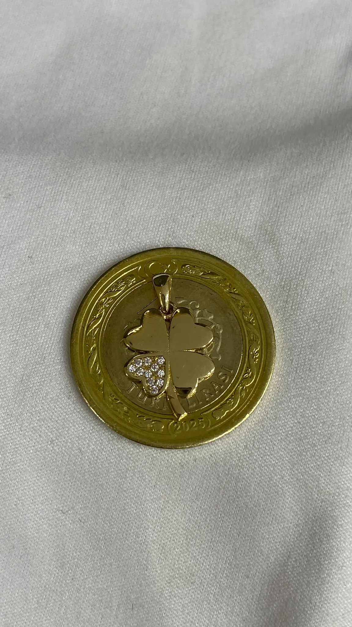 Favori Marka Taşlı Yonca Model Uç